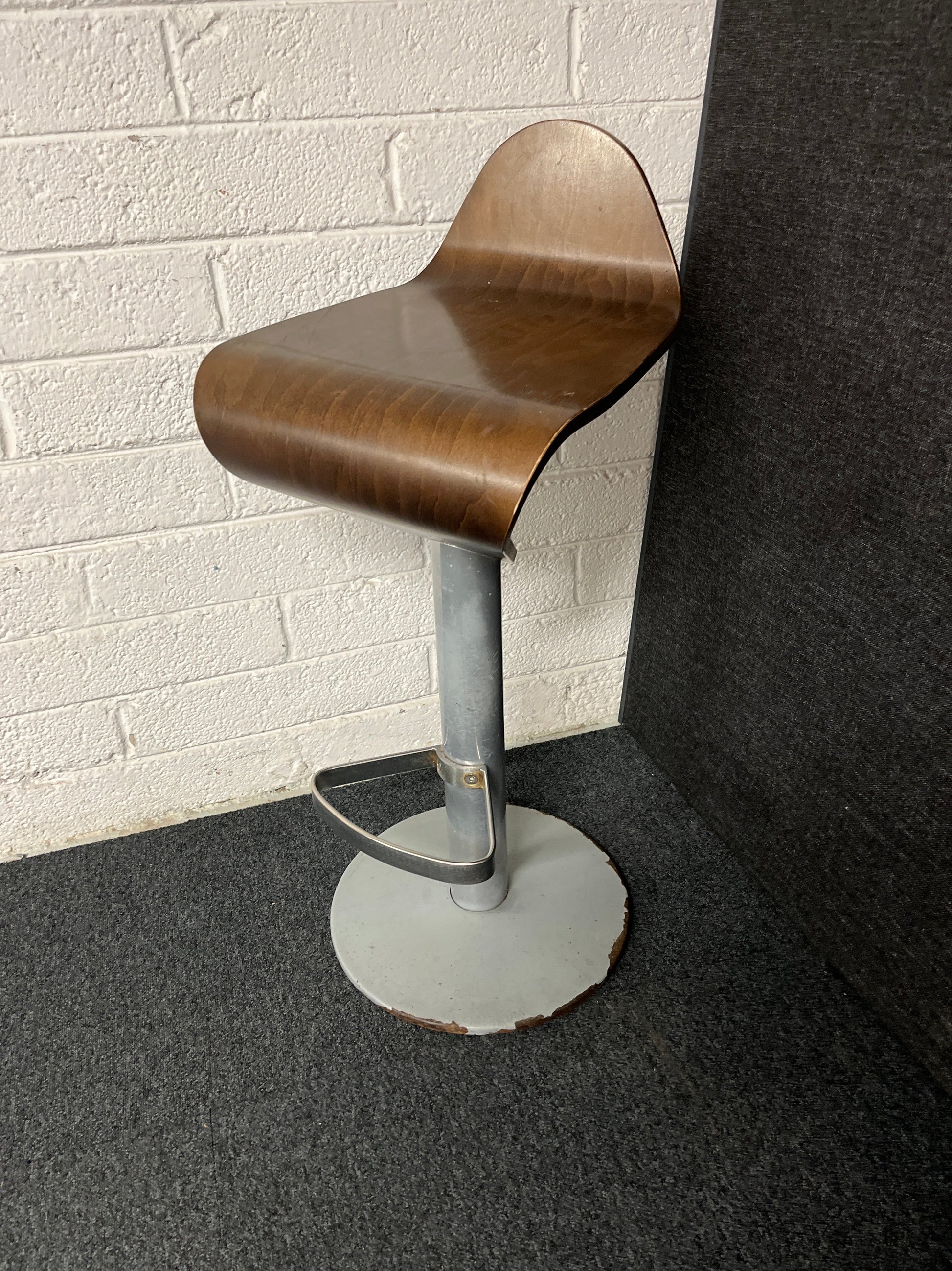 Dark stained tall plywood bar stools on metal base, swivel top 1225