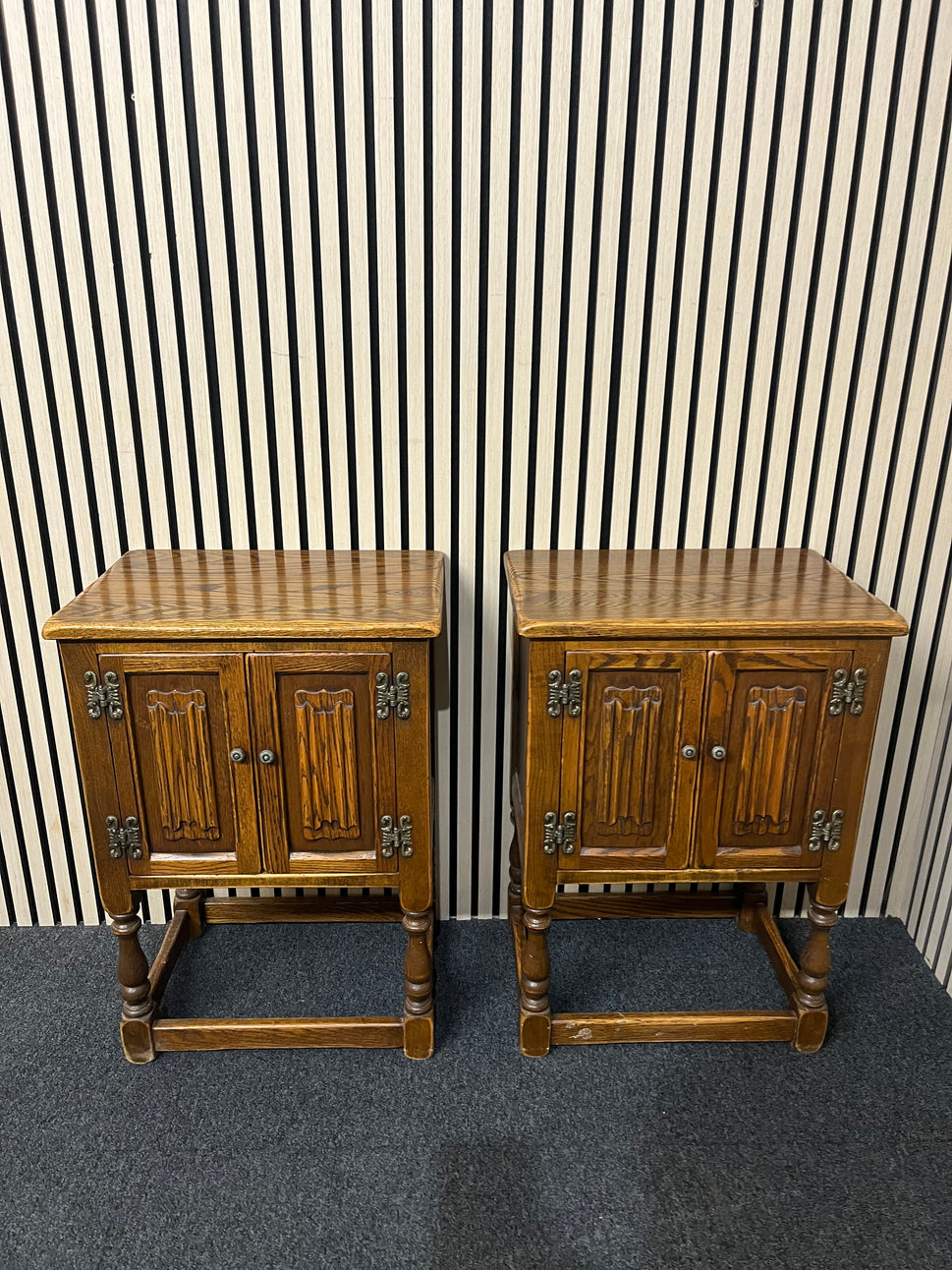 Solid english oak ornate 2 door occasional lamp tables (SET OF 2) 1425