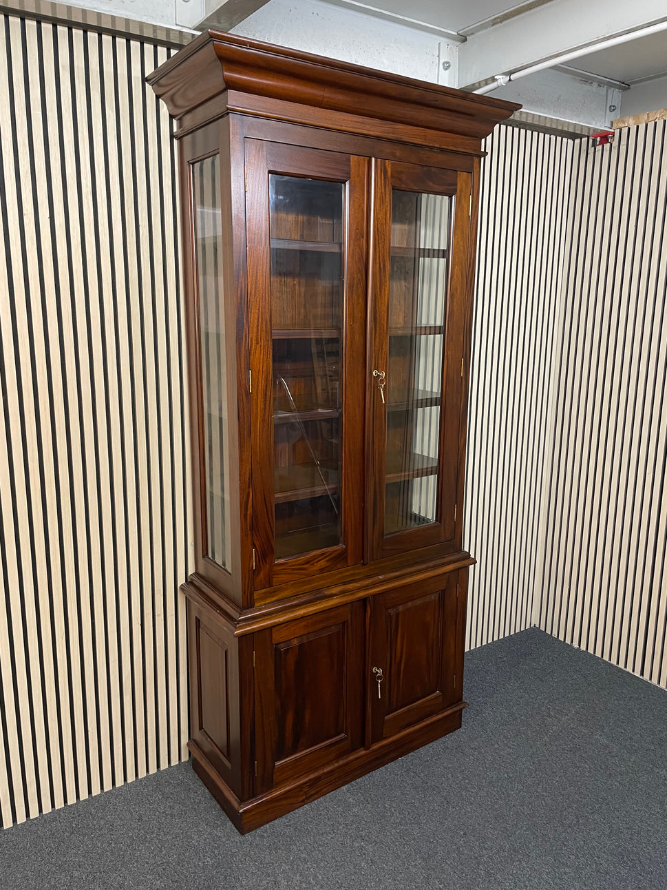 Solid modern mahogany 2 glass door 2 base door display unit with internal shelves (H 230 x W 130 x D 46 cm) 4225