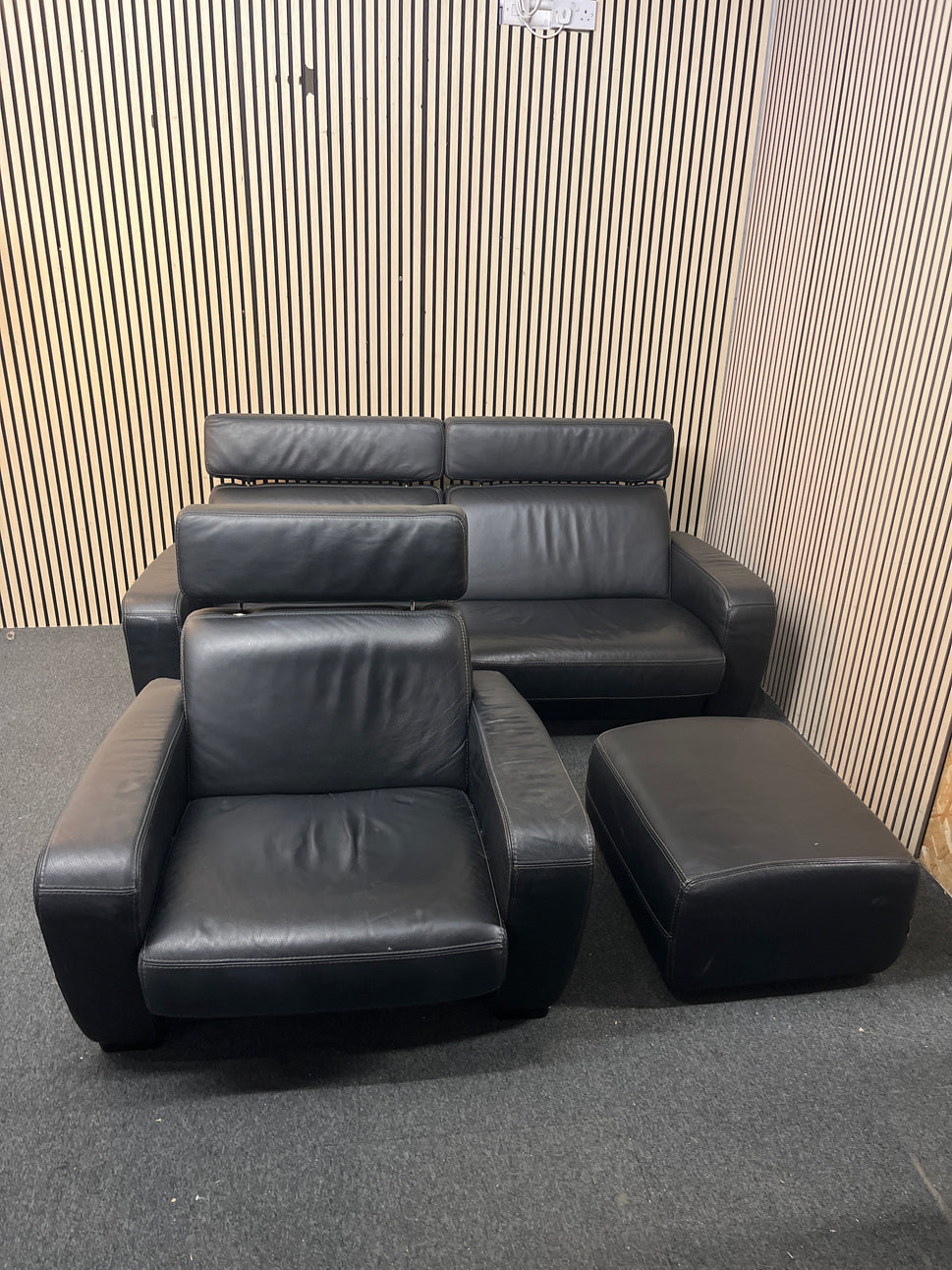3+1 Black leather recliner suite 43384