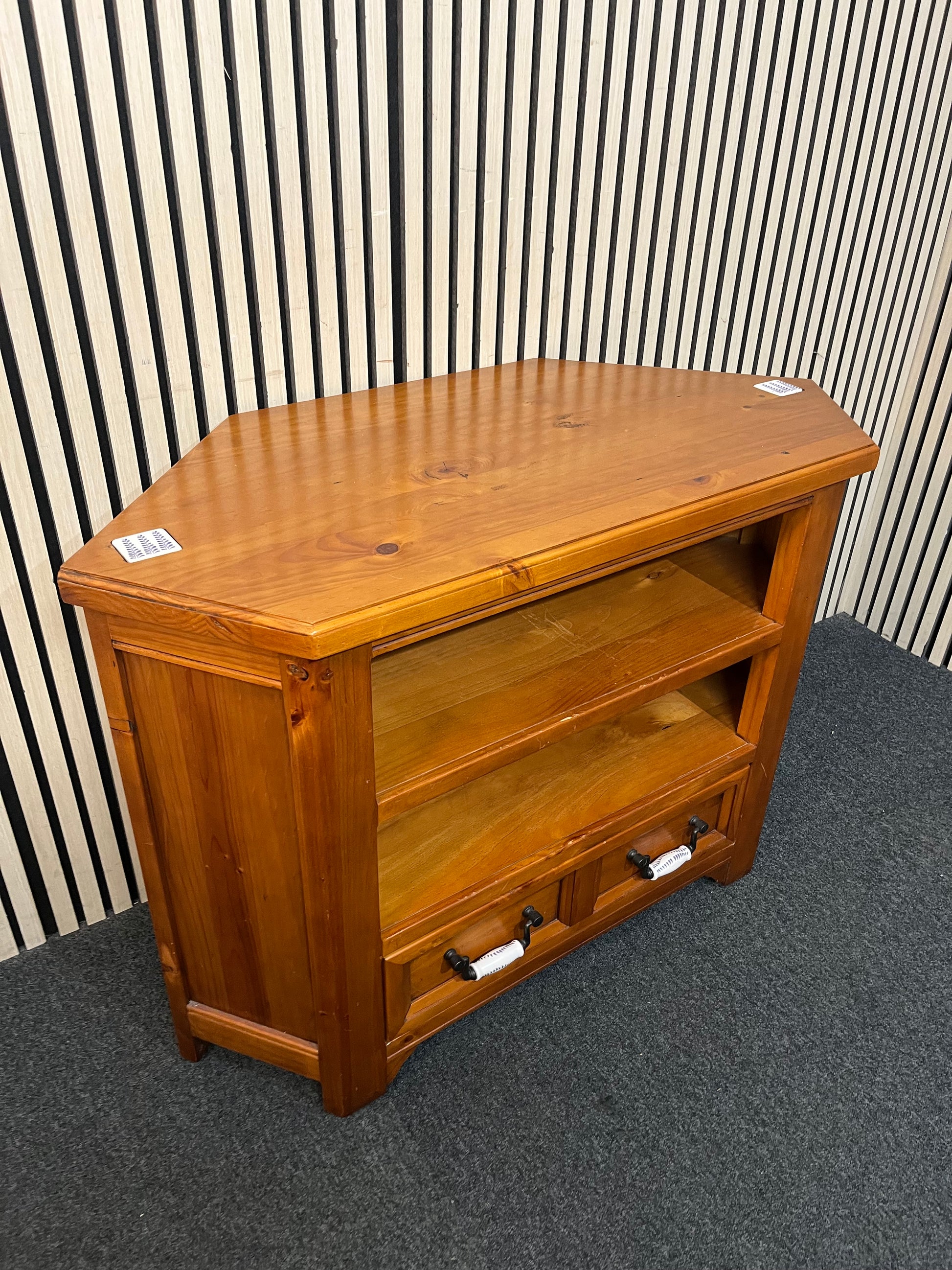 Natural pine 2 drawer corner TV unit (H 75 x W 106 x D 50 cm) 43443