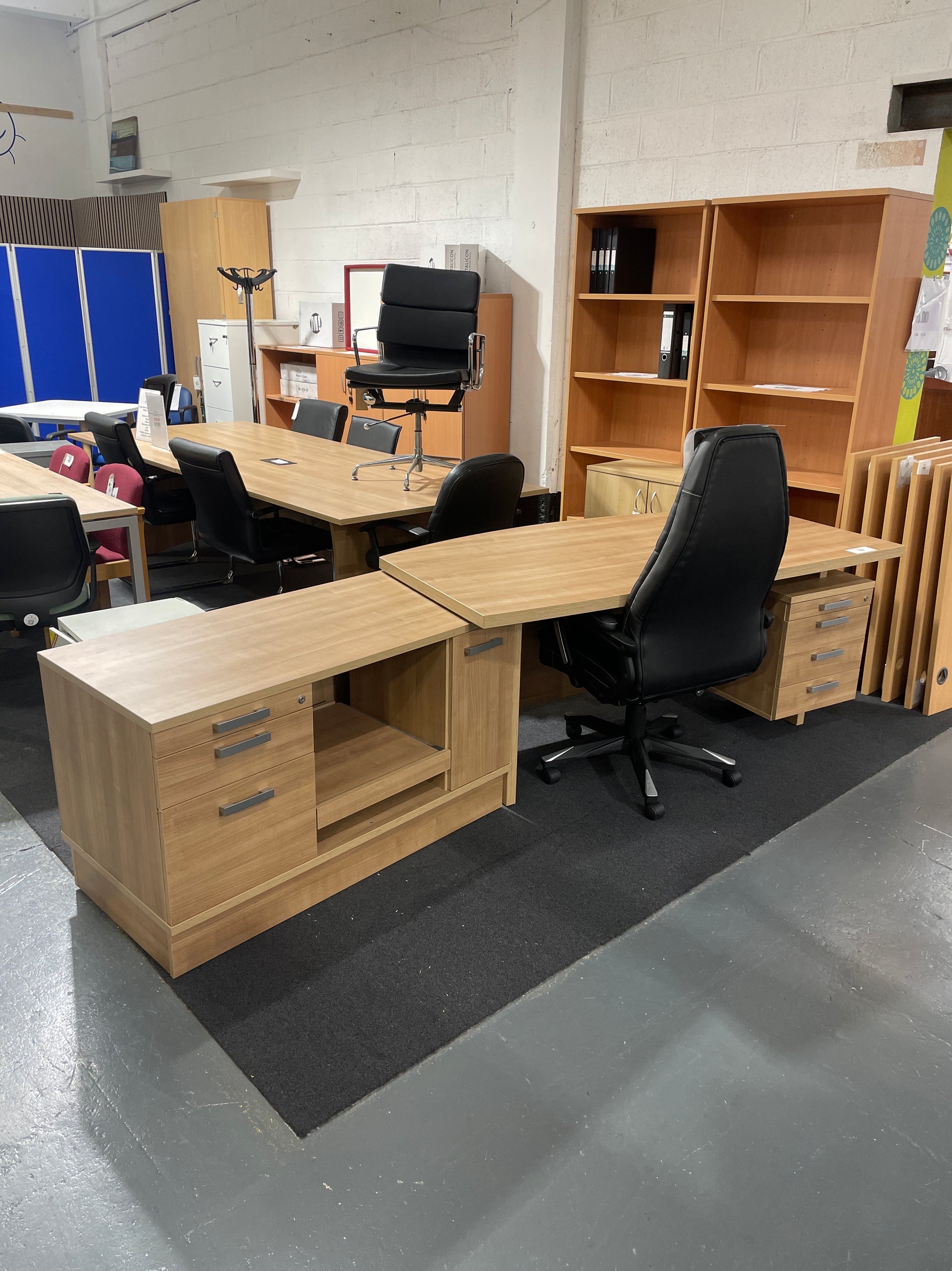 American Oak Executive Manager Desk With Matching Print/Storage Unit