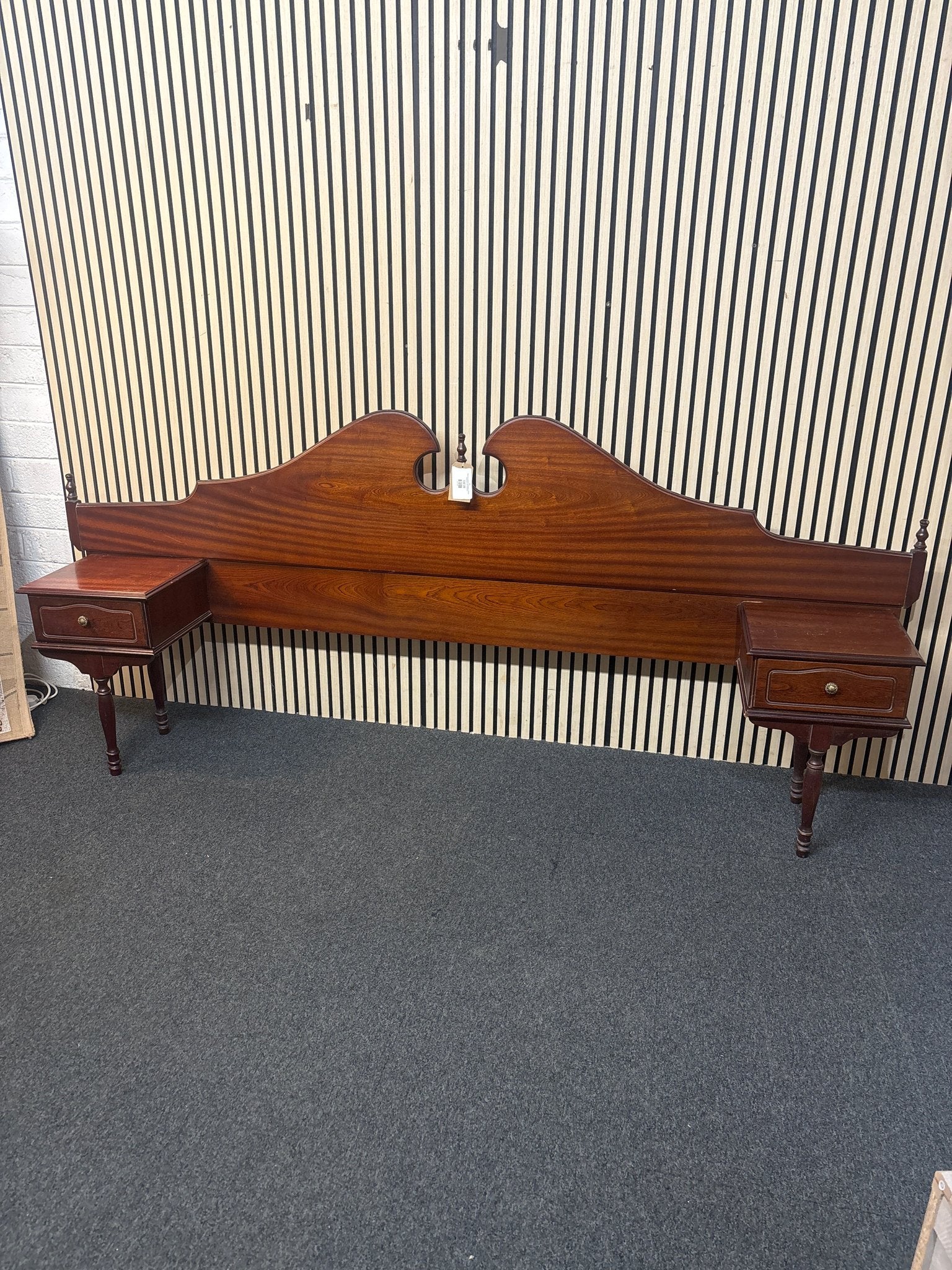 5ft Rossmore mahogany ornate headboard with fixed bedside lockers with 1 drawer 3325