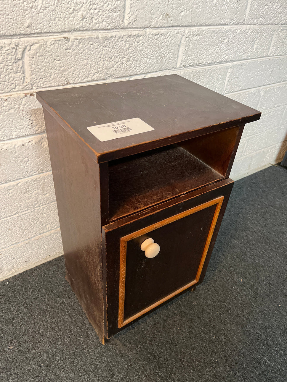 Mahogany laminate 1 door bedside locker 620Hx365Wx280D 2225