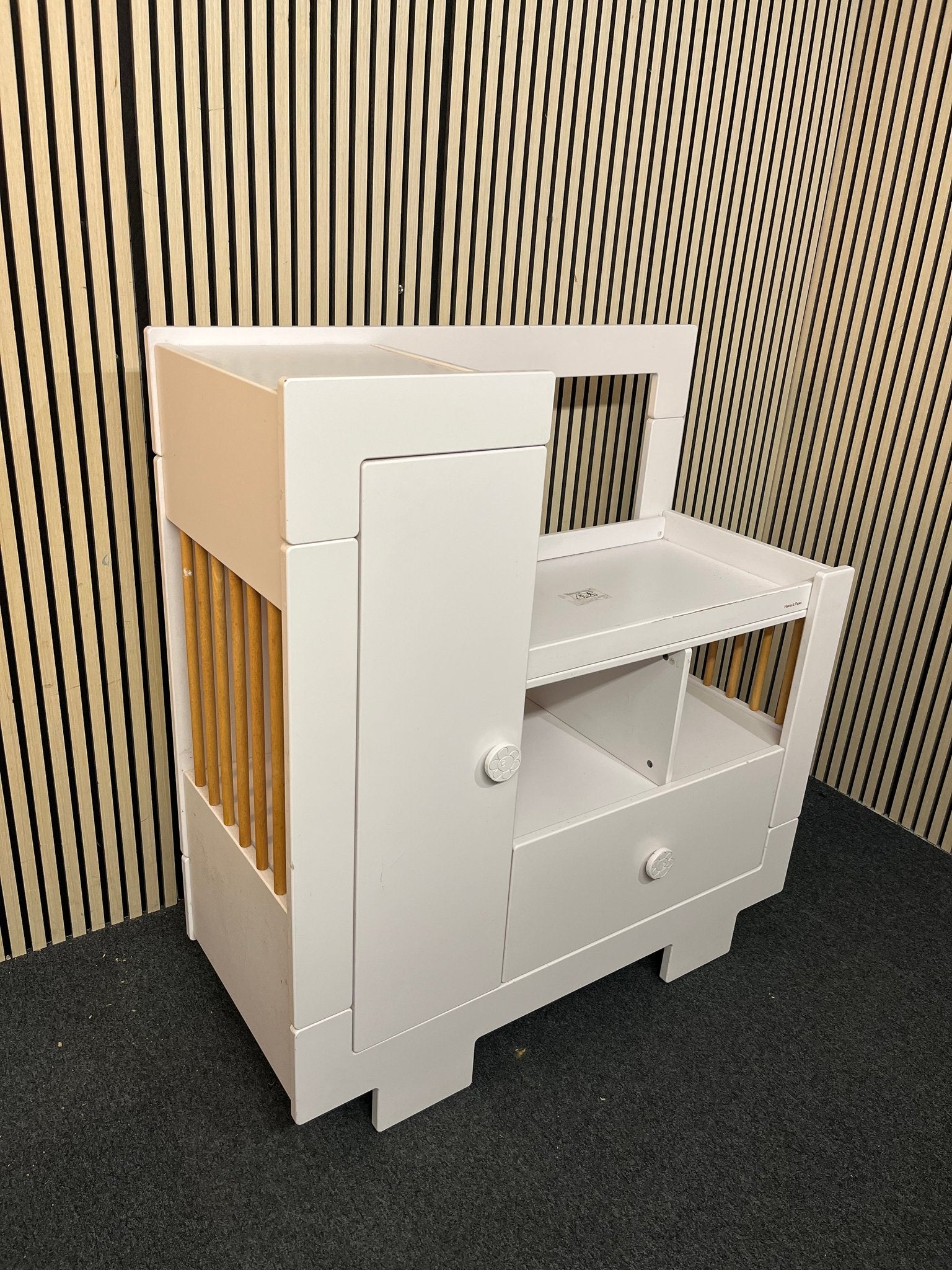 White laminate one drawer one door tiered baby changing unit (H 130 x W 120 x D 53 cm) 1126