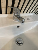 Porcelain sink with pedestal and taps 3126