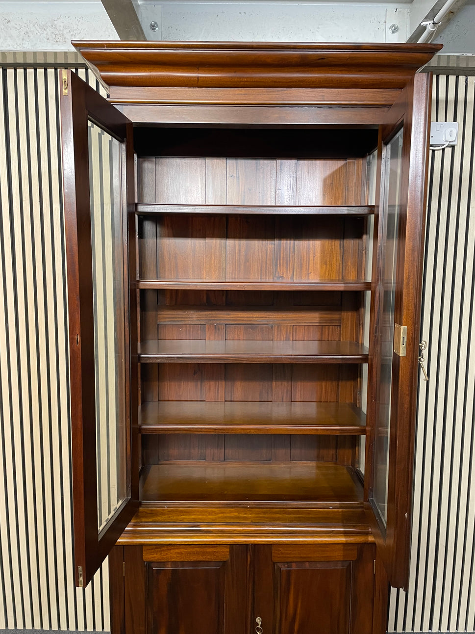 Solid modern mahogany 2 glass door 2 base door display unit with internal shelves (H 230 x W 130 x D 46 cm) 4225