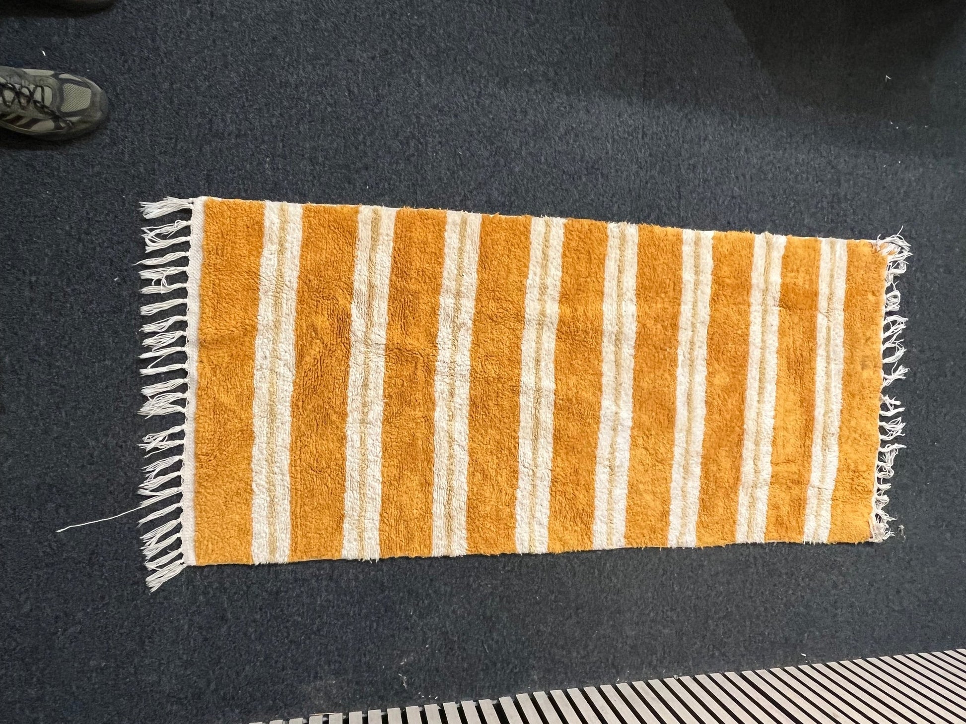 Orange and white fabric rug (75 x 160 cm) 3126