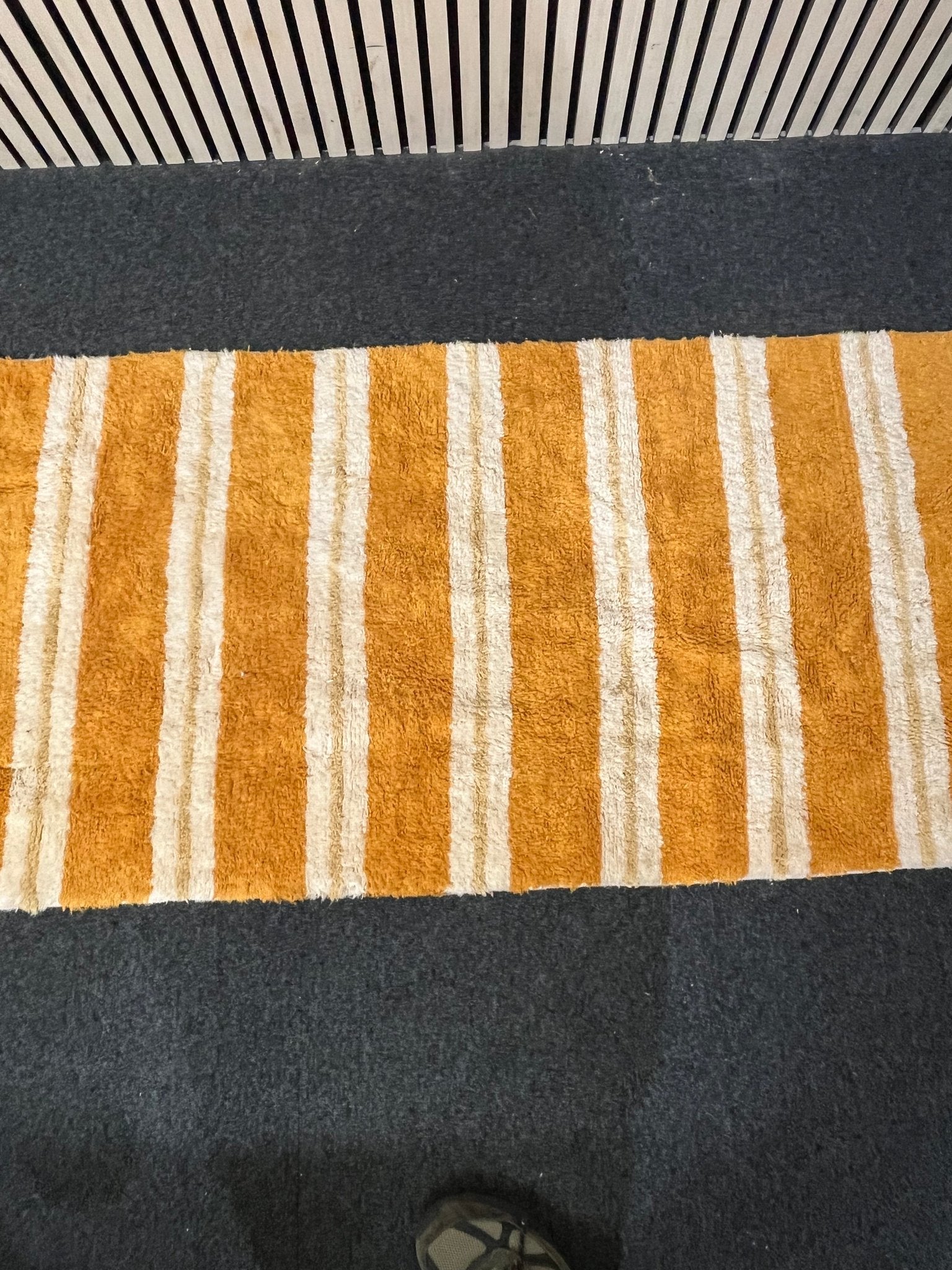 Orange and white fabric rug (75 x 160 cm) 3126