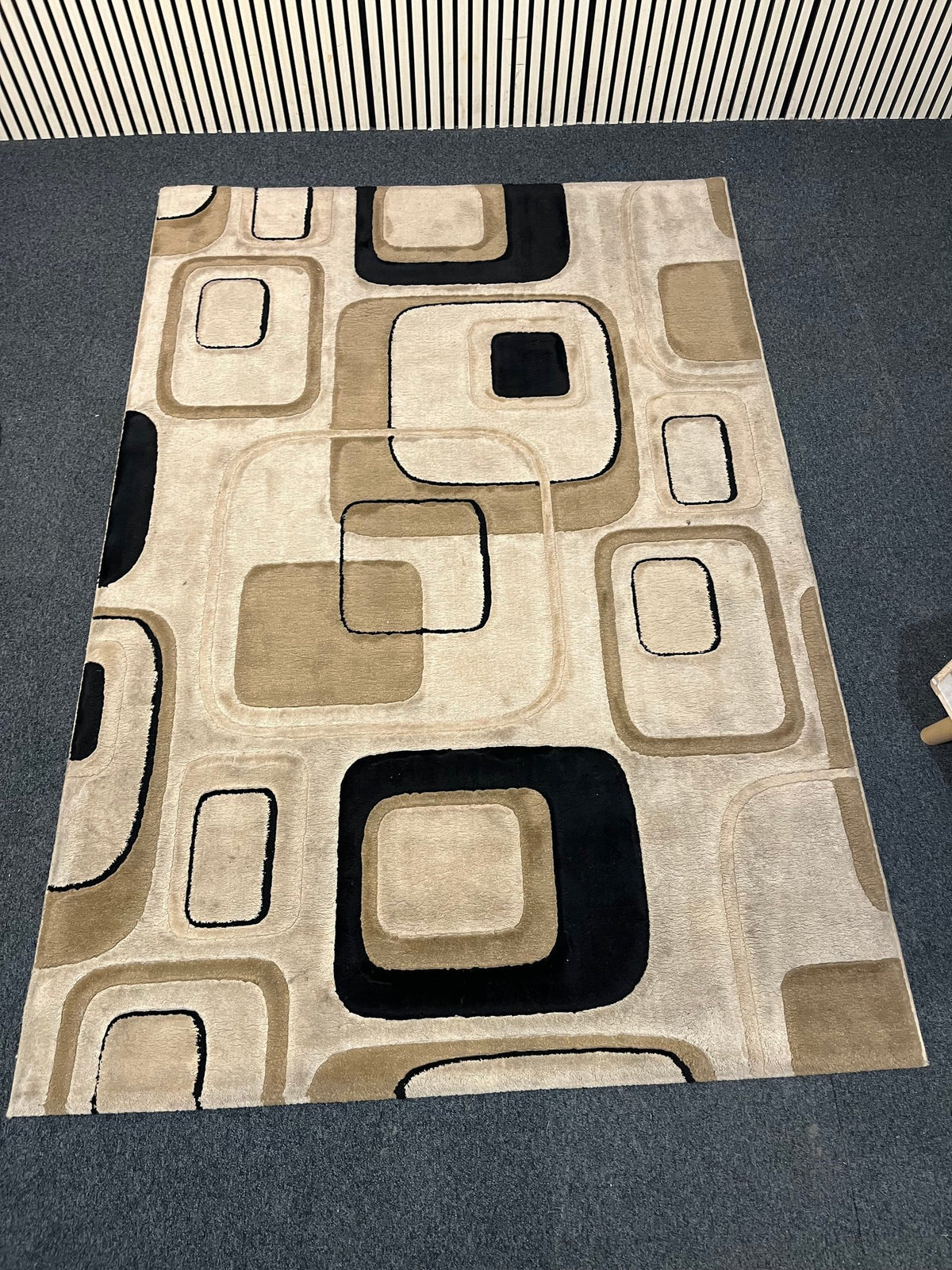 Grey and brown pattern rug (238 x 158 cm) 3126