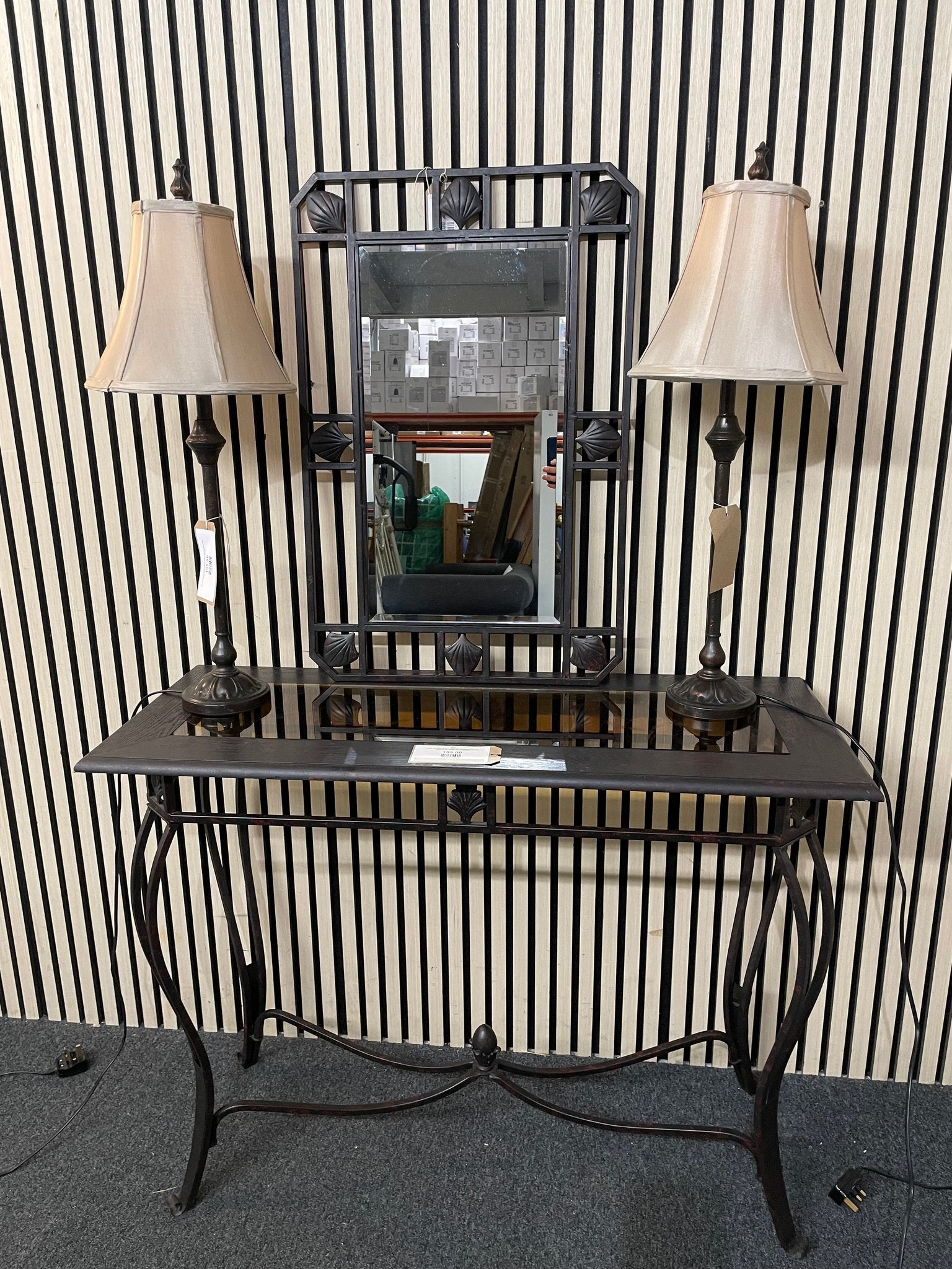 Black and glass console table (H 76 x W 102 x D 42 cm) 3126