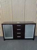 Solid dark wood stained 2 glass door 4 drawer sideboard (H 82 x W 150 x D 39 cm) 3126