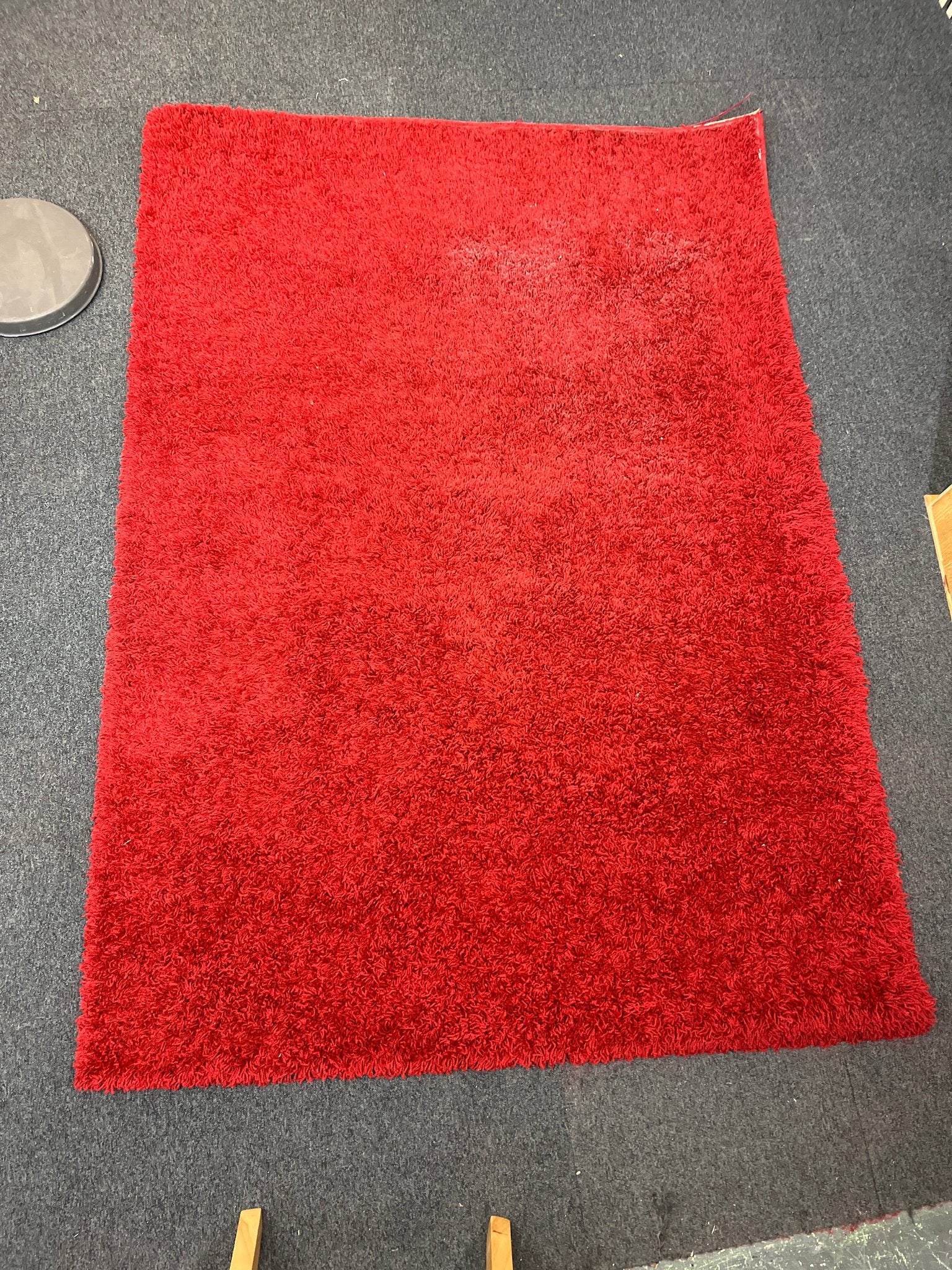 Red shaggy floor rug (210 x 140 cm) 3126