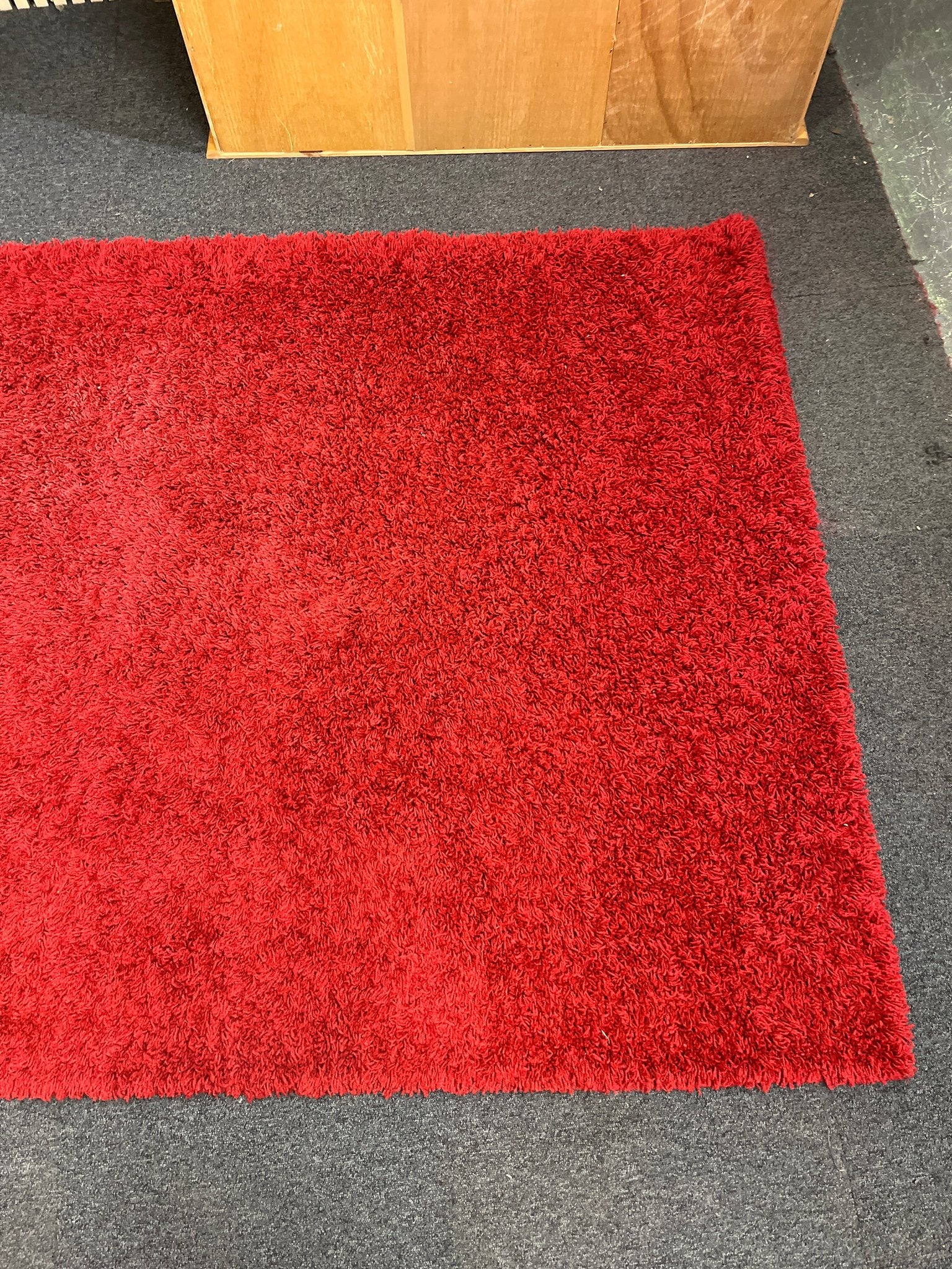 Red shaggy floor rug (210 x 140 cm) 3126