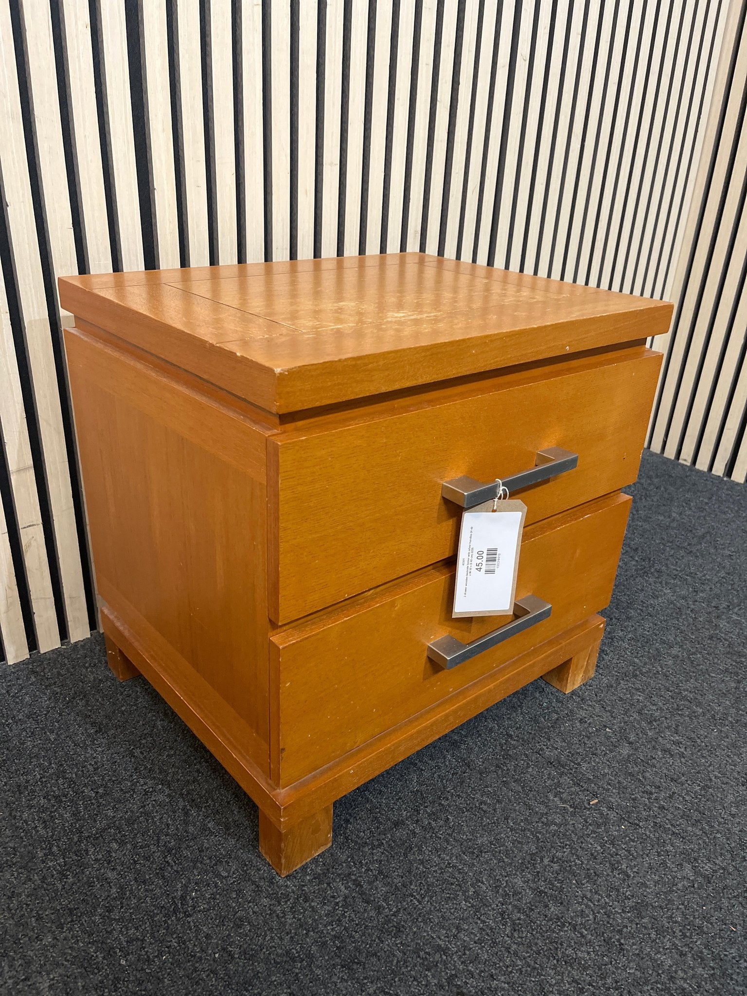 2 drawer wooden bedside locker with silver handles (H 49 x W 50 x D 40 cm) 2226