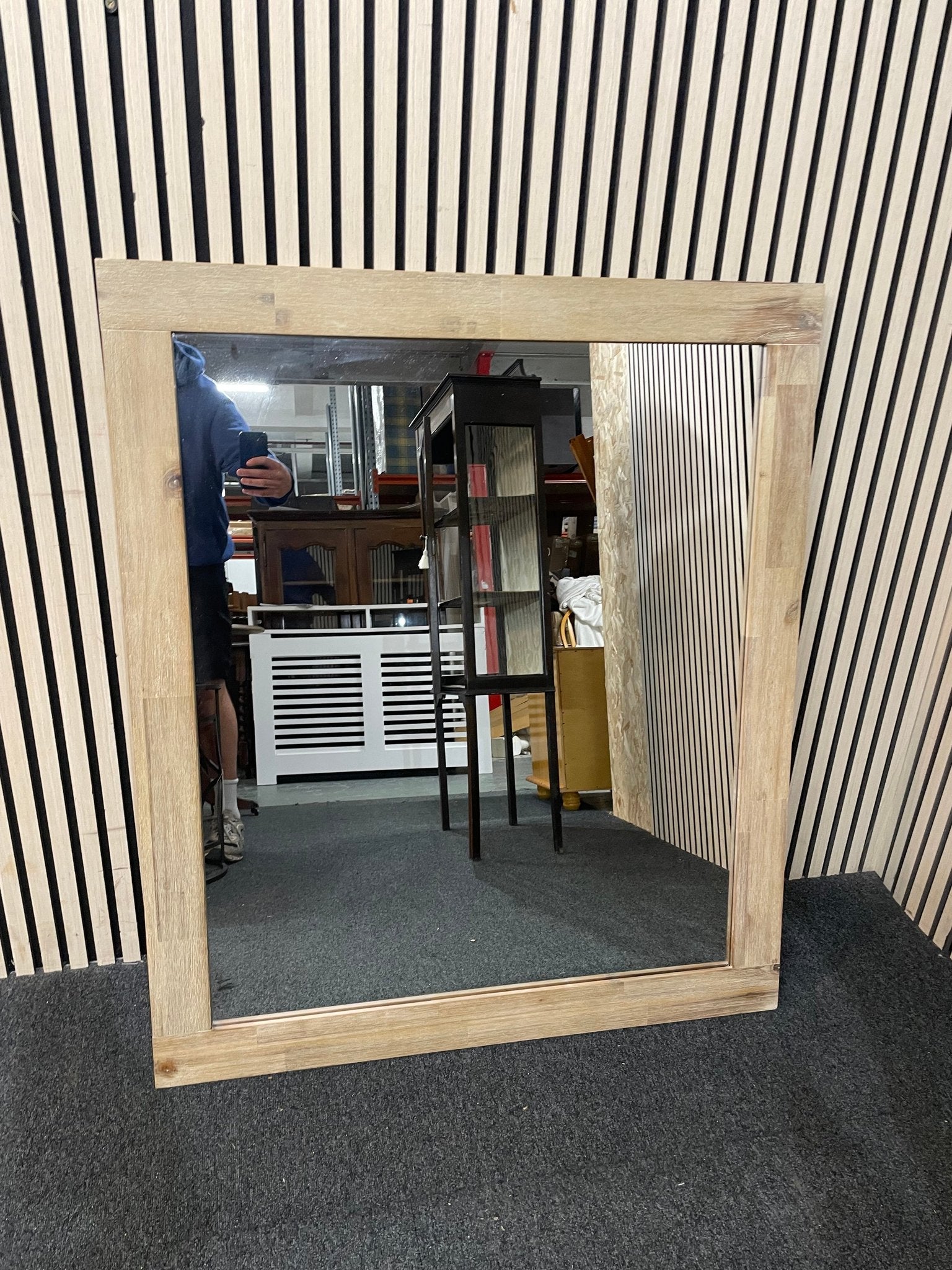 Oak framed rectangular mirror (95 x 110 cm) 43334