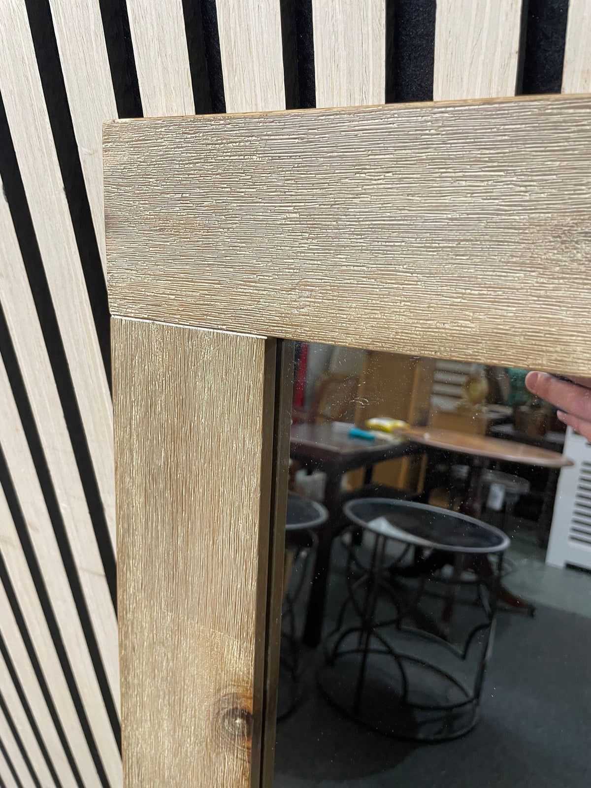 Oak framed rectangular mirror (95 x 110 cm) 43334