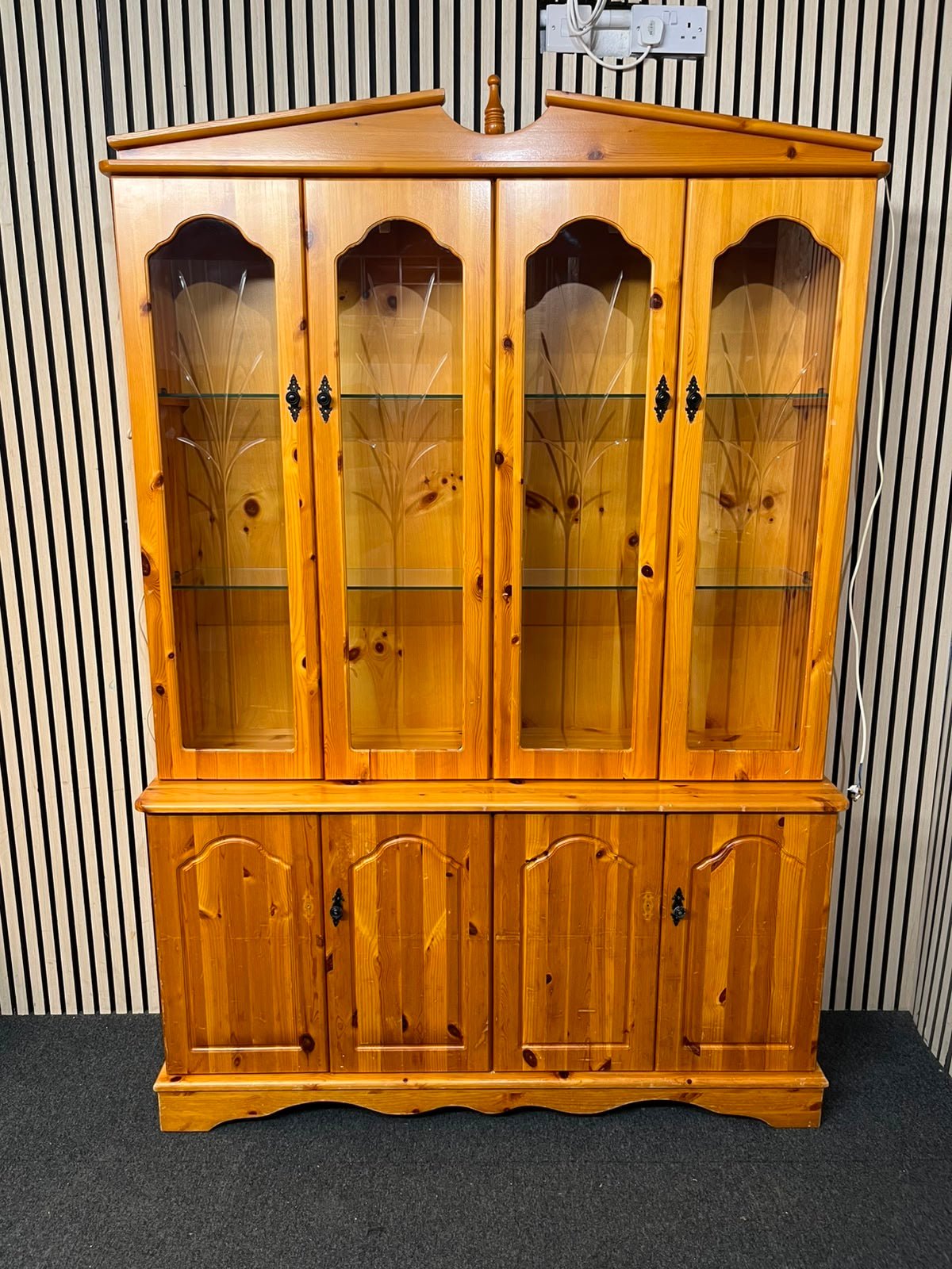 Solid Pine 4+4 glass display unit (H 202 x W 138 x D 42 cm) 43347