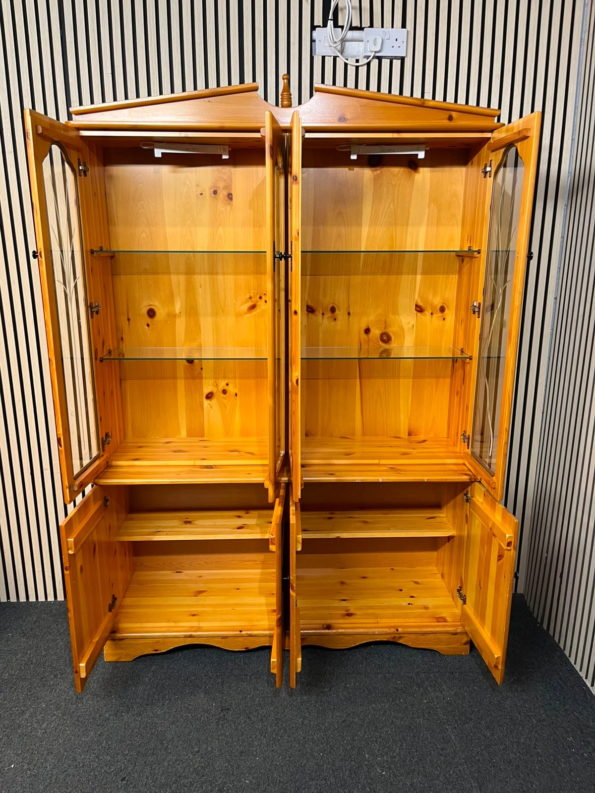 Solid Pine 4+4 glass display unit (H 202 x W 138 x D 42 cm) 43347