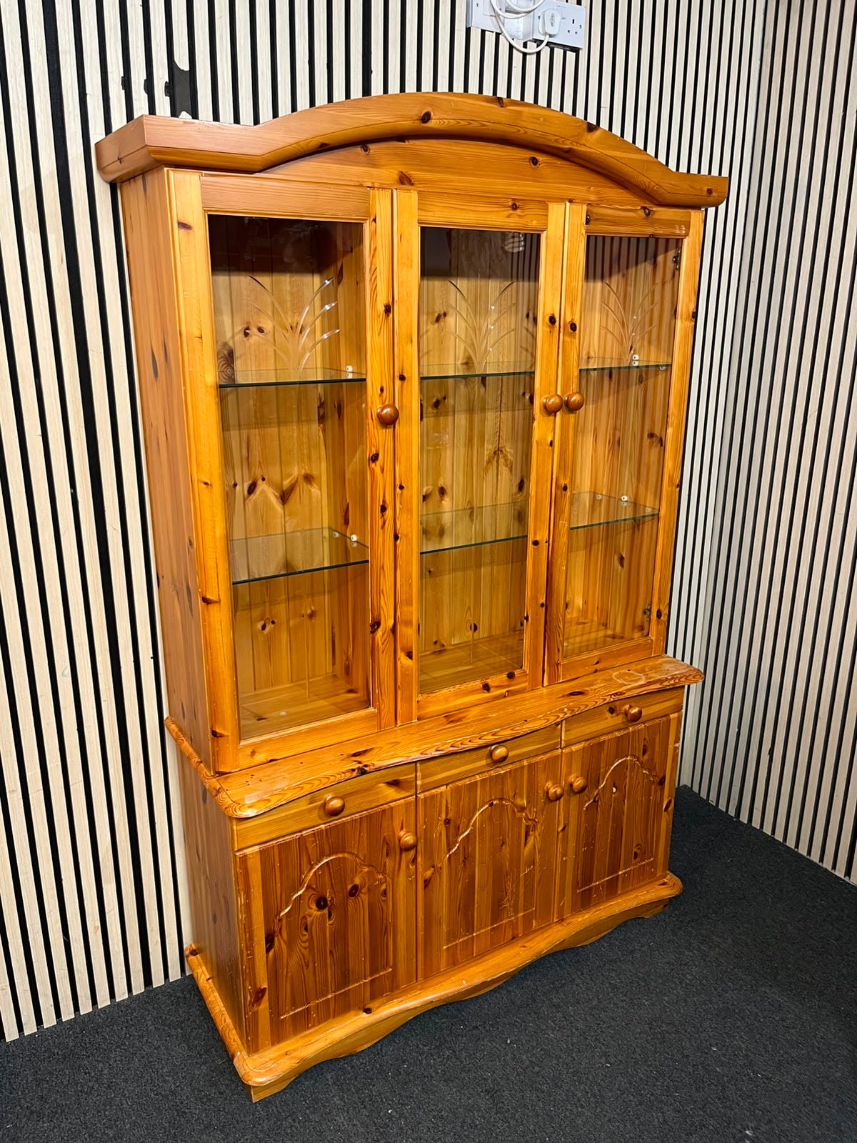 Solid pine 3+3+3 glass display unit (H 203 x W 124 x D 45 cm) 43349