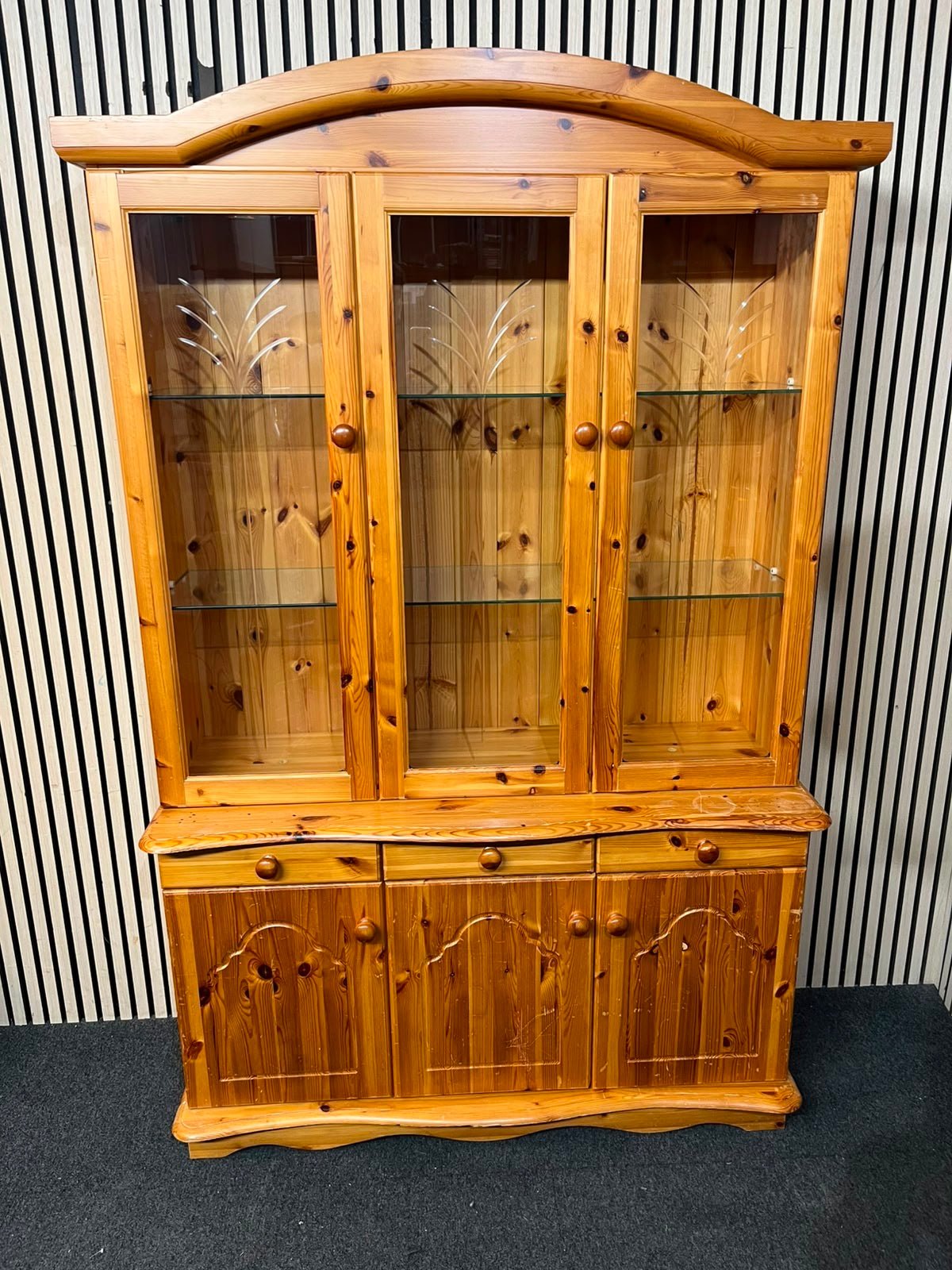 Solid pine 3+3+3 glass display unit (H 203 x W 124 x D 45 cm) 43349