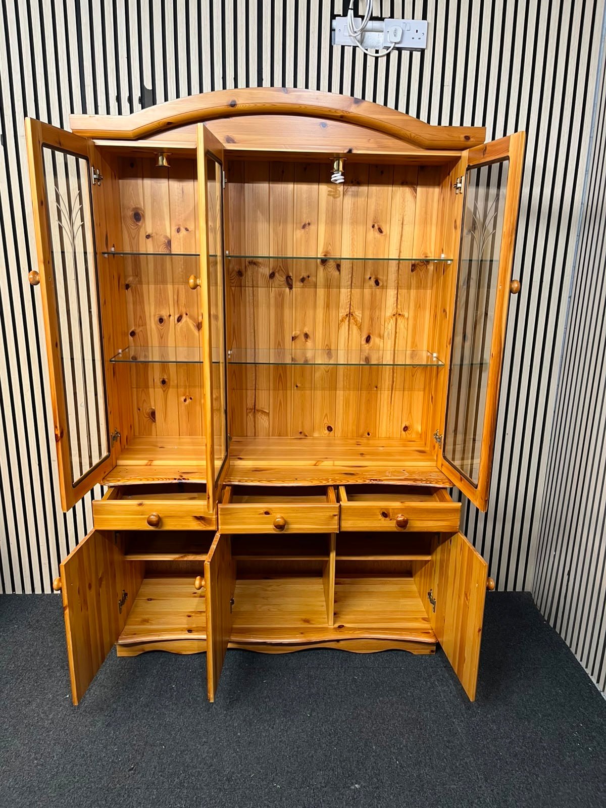 Solid pine 3+3+3 glass display unit (H 203 x W 124 x D 45 cm) 43349