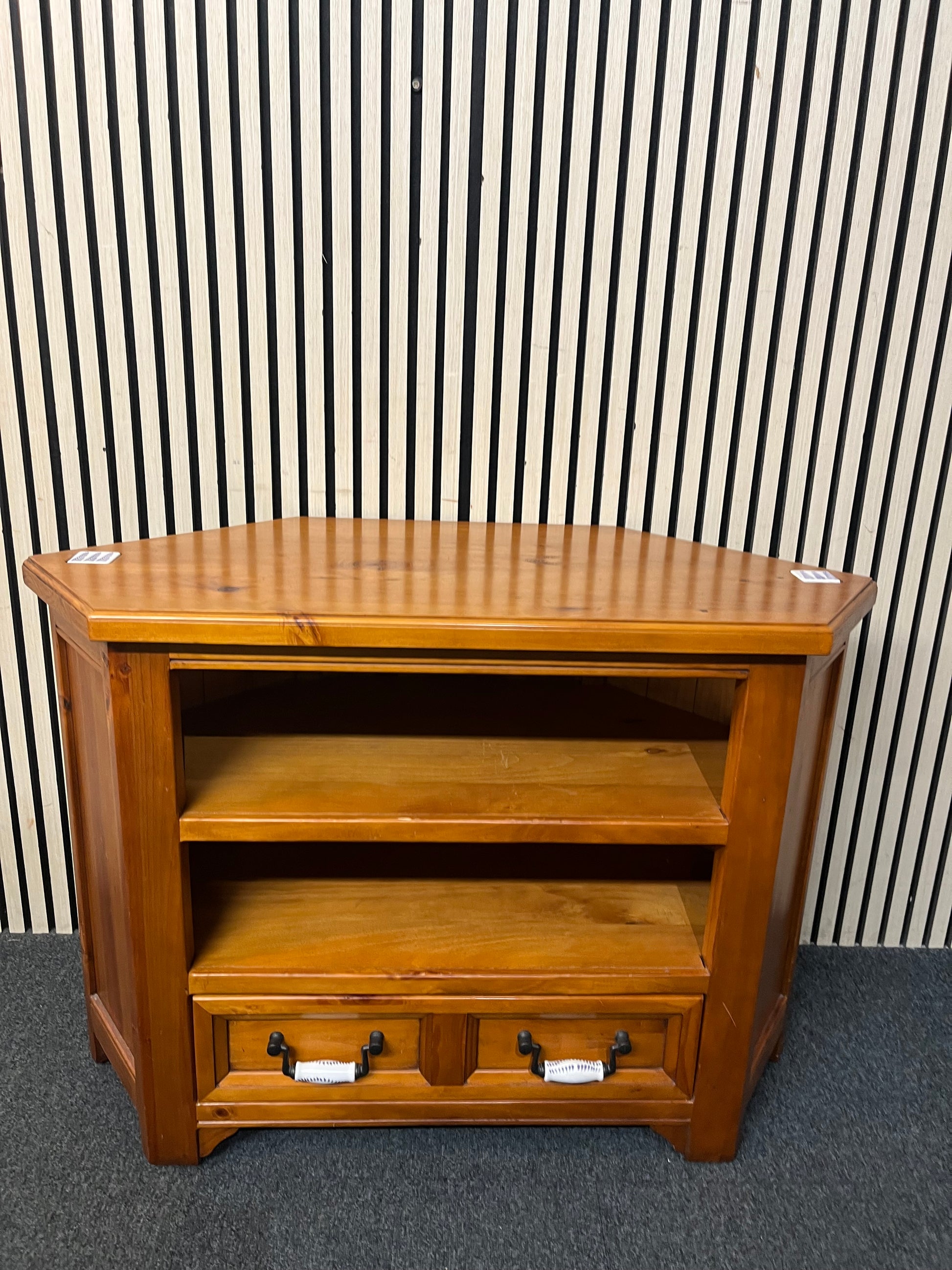 Natural pine 2 drawer corner TV unit (H 75 x W 106 x D 50 cm) 43443