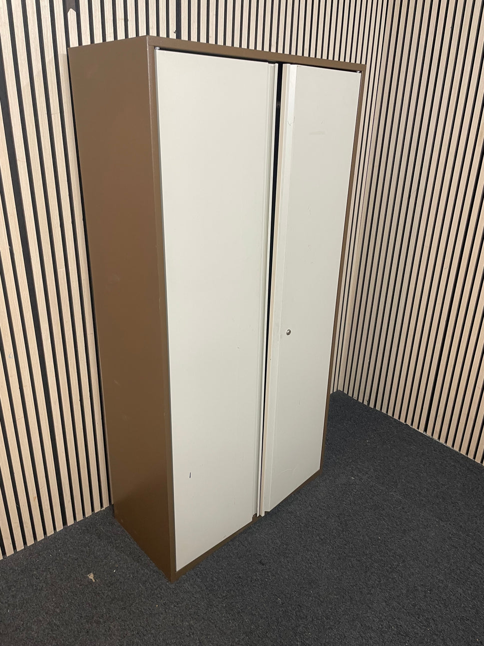 2 door coffee and cream metal storage unit (no key) (H 180 x W 90 x D 42 cm)