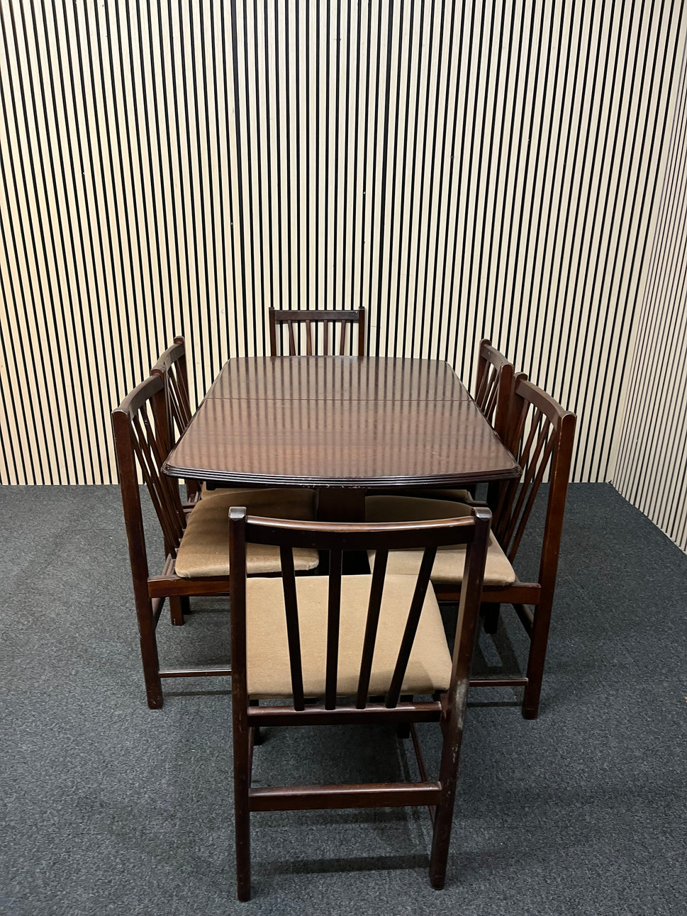 Rossmore mahogany rectangular extendable dining table with 6 no. matching chairs with brown fabric seat cushions (L 128 -170 cm x W 87 cm) 2425