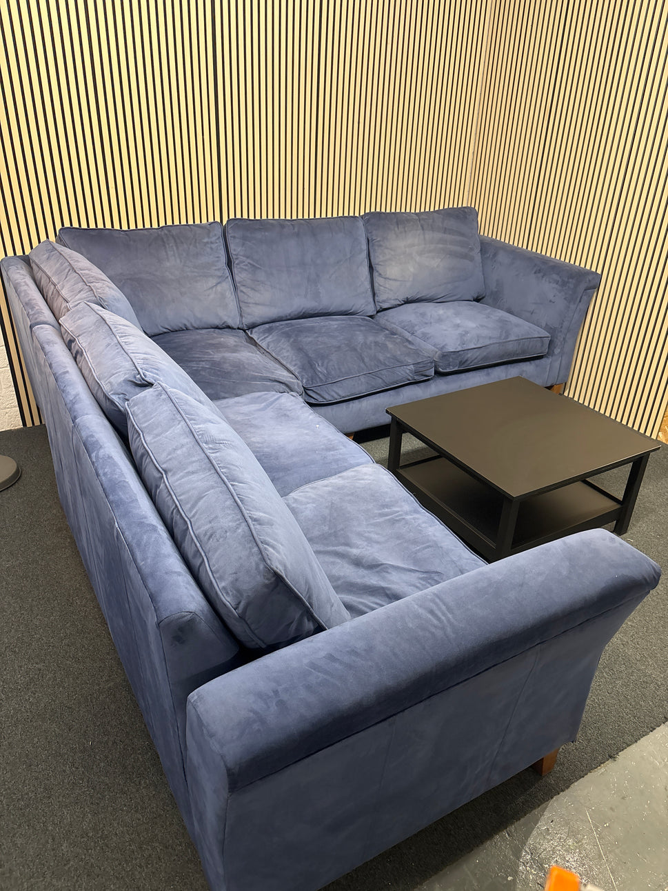 Large sectional dark blue velour fabric corner suite 3325
300cm on the longest section x 296cm shortest corner
