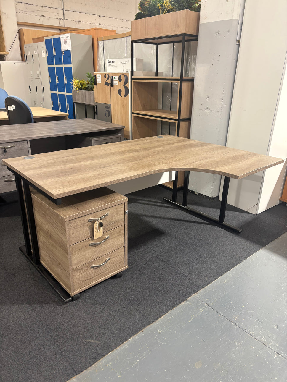 Nebraskan Oak radial desk (Various sizes available)