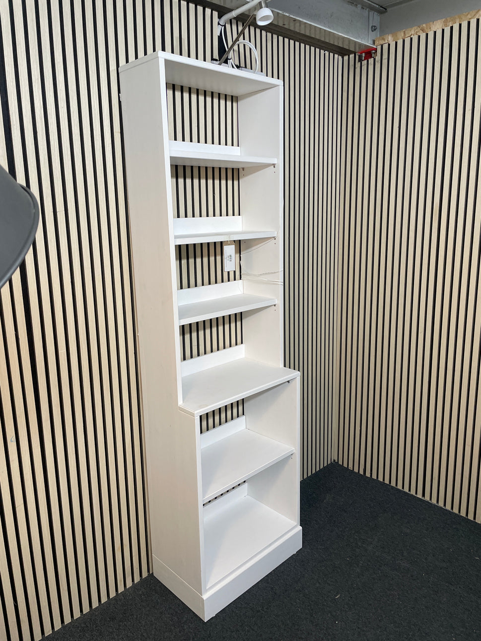 White laminate tall slim bookcase (H 210 x W 62 x D 46 cm) 2425