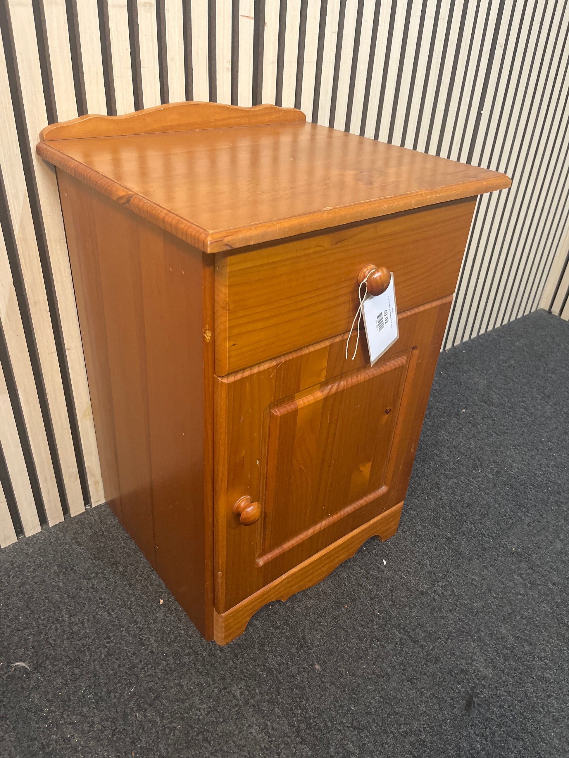 Pine 1 drawer 1 door bedside locker 43757