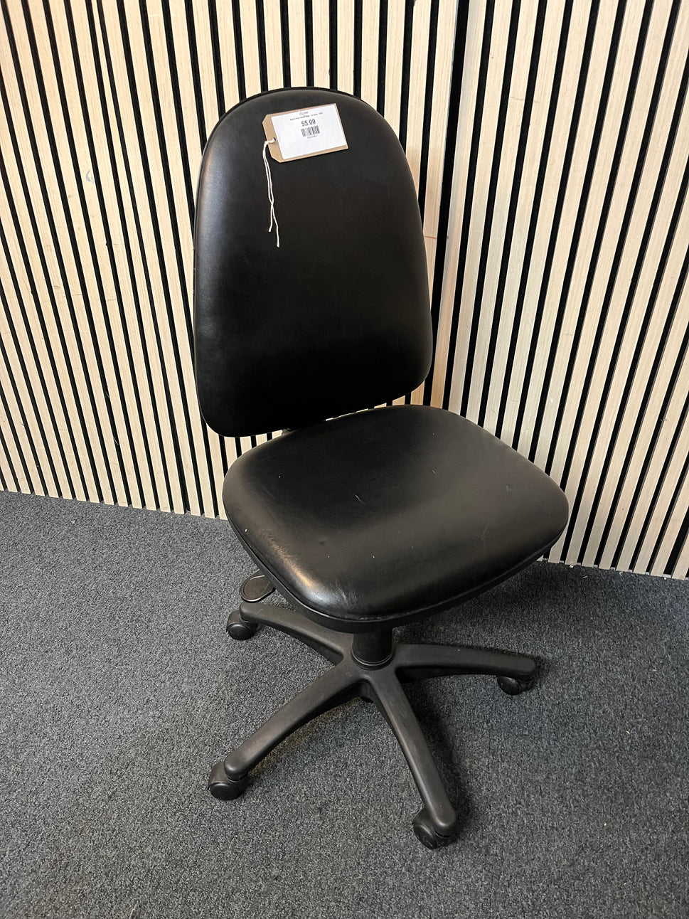 Black Vinyl swivel chair - no arms 3425