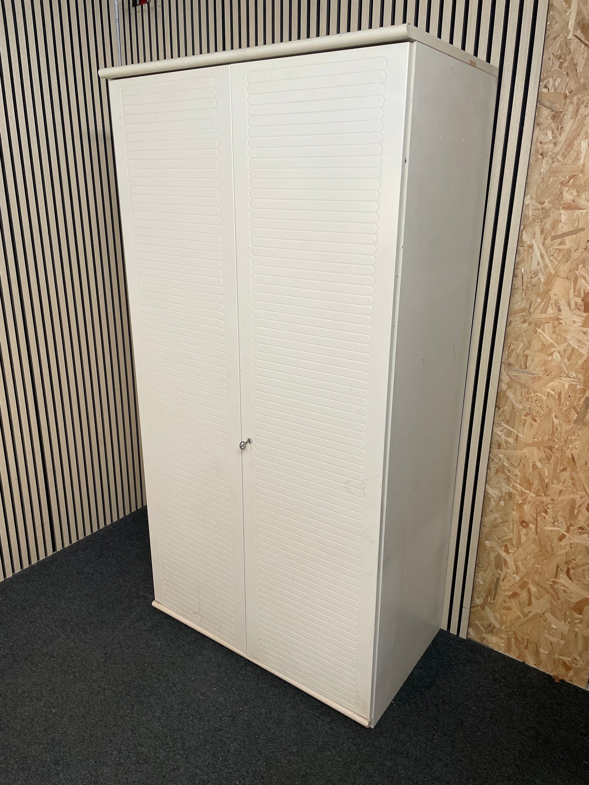 Tall 2 door white laminate slatted door wardrobe (H 200 x W 100 x D 61 cm) 2425