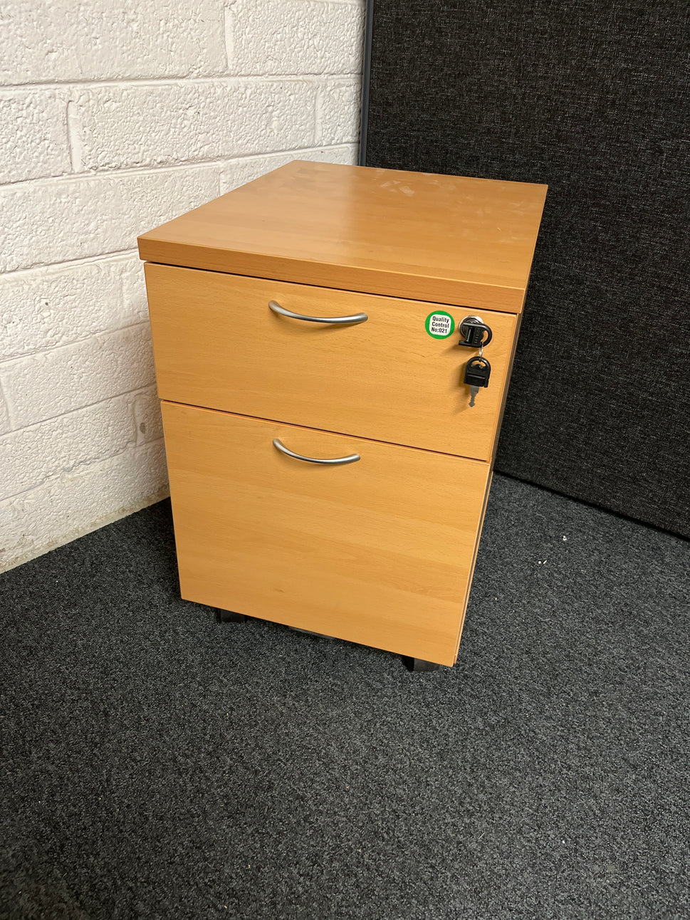 SECONDHAND Beech mobile pedestal