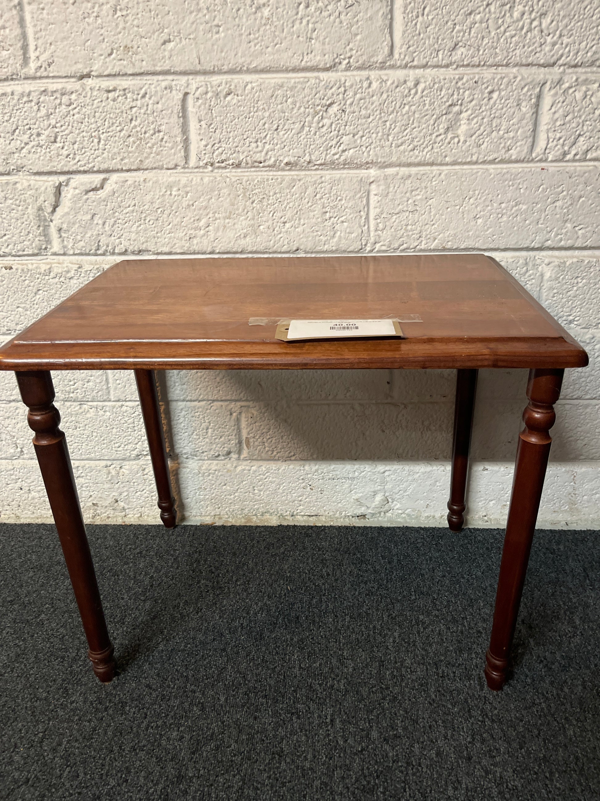 Mahogany laminate small lamp table (H 47 x W 57 x D 38 cm) 3725