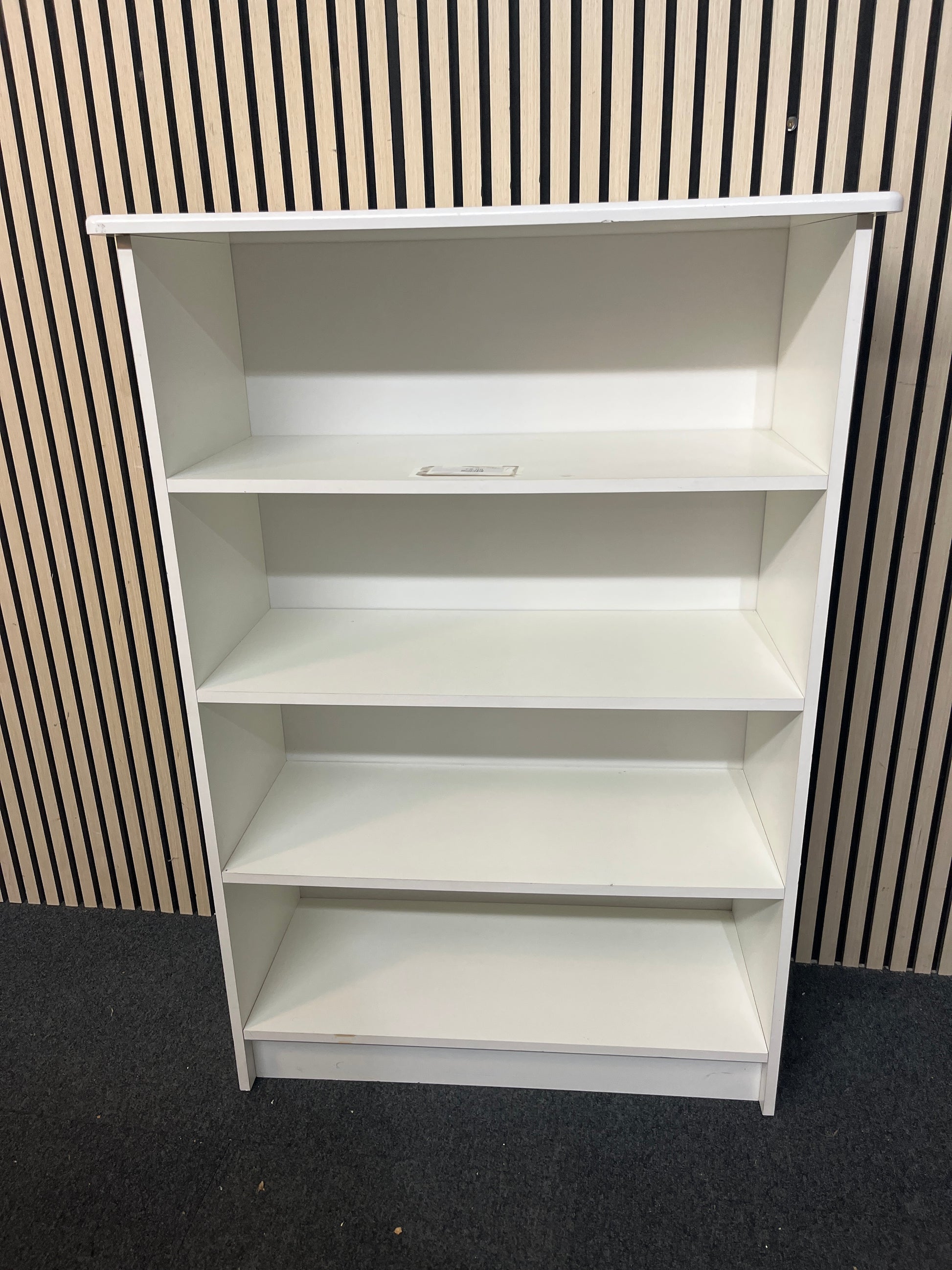 Tall white laminate open bookcase (H 124 x W 85 x D 36 cm) 3126