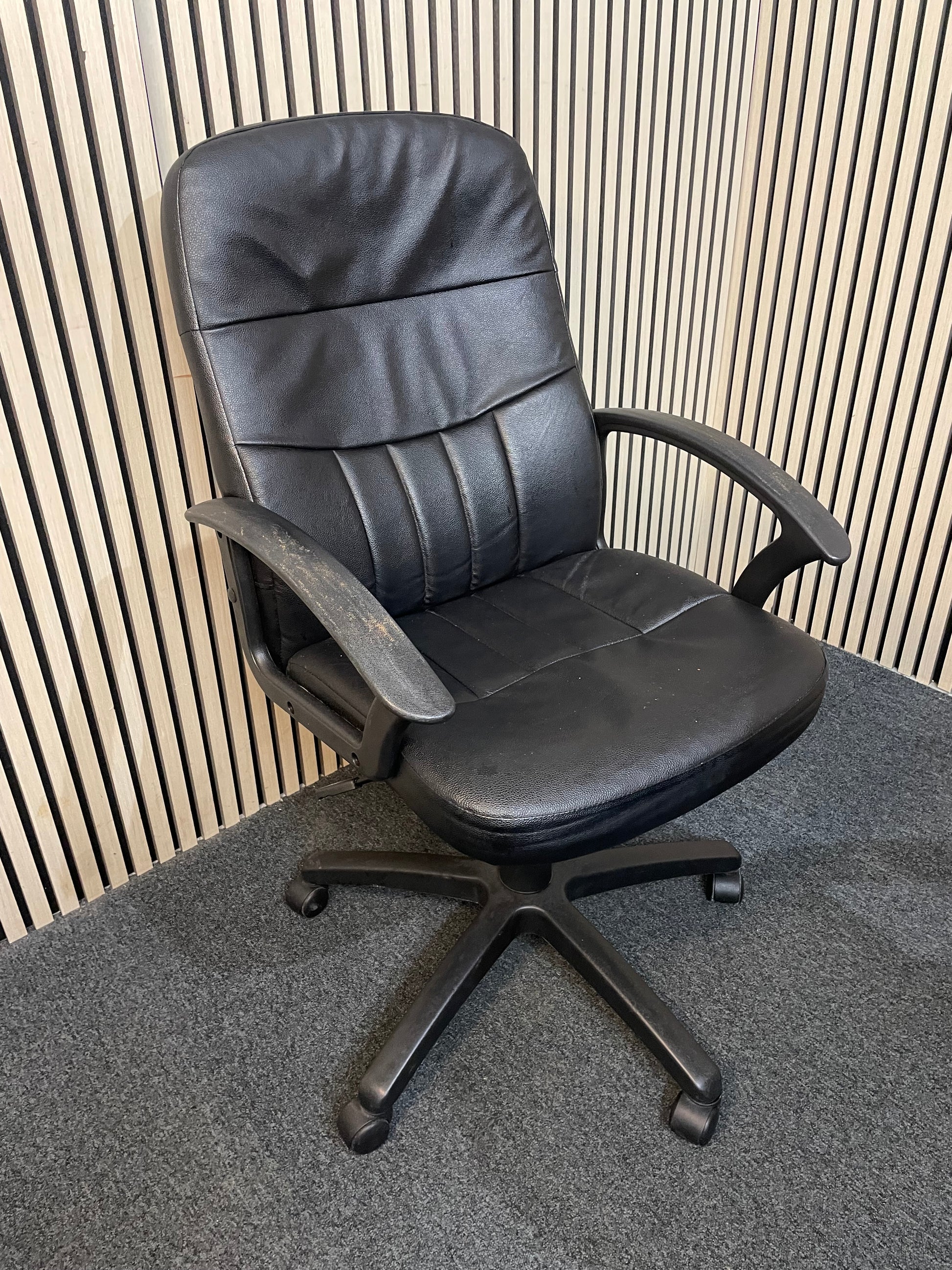 Black PU leatherette fixed arm swivel chair 3425