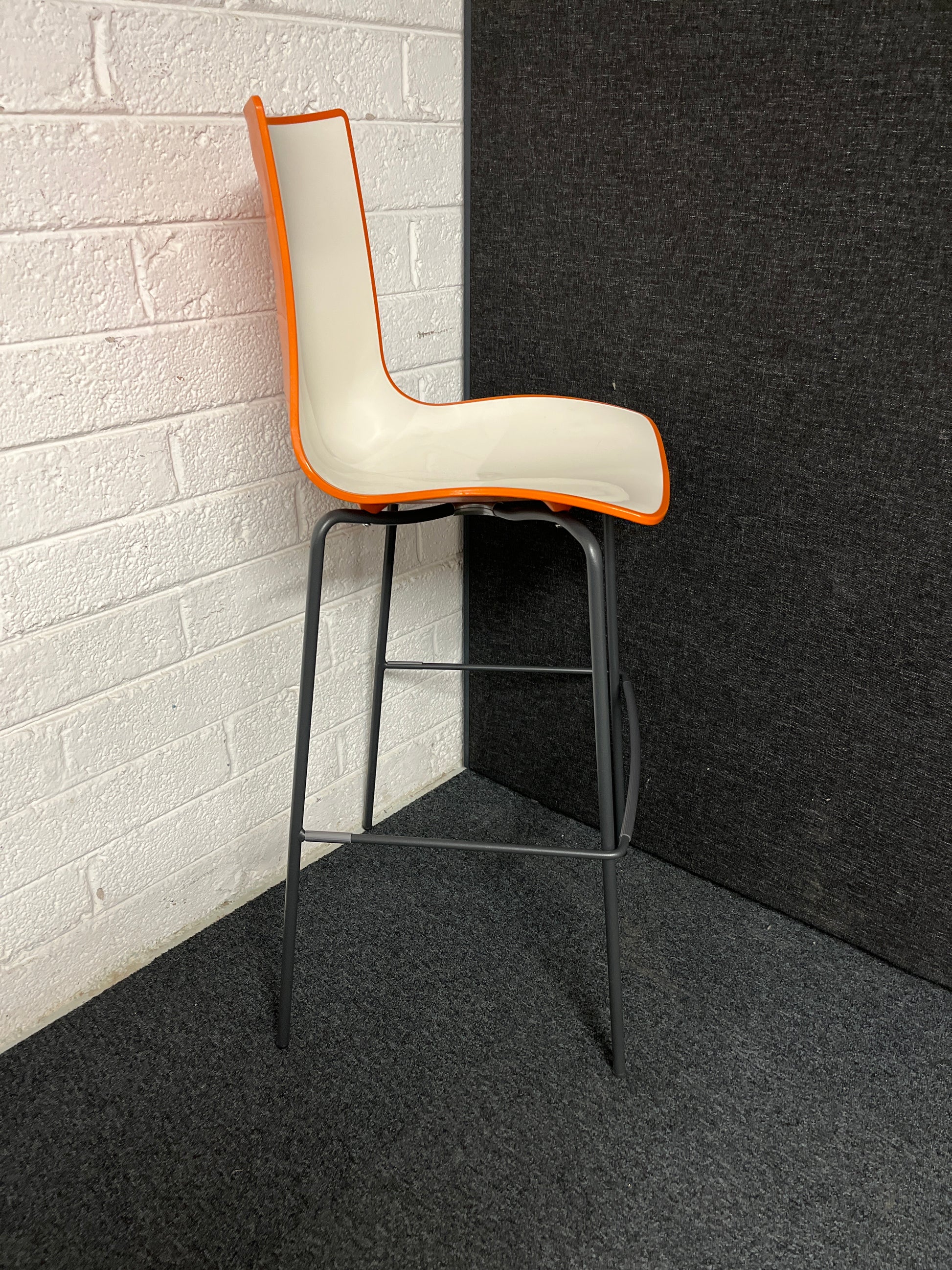 Gecko shell dining stool with anthracite, white or chrome legs - choice of colours