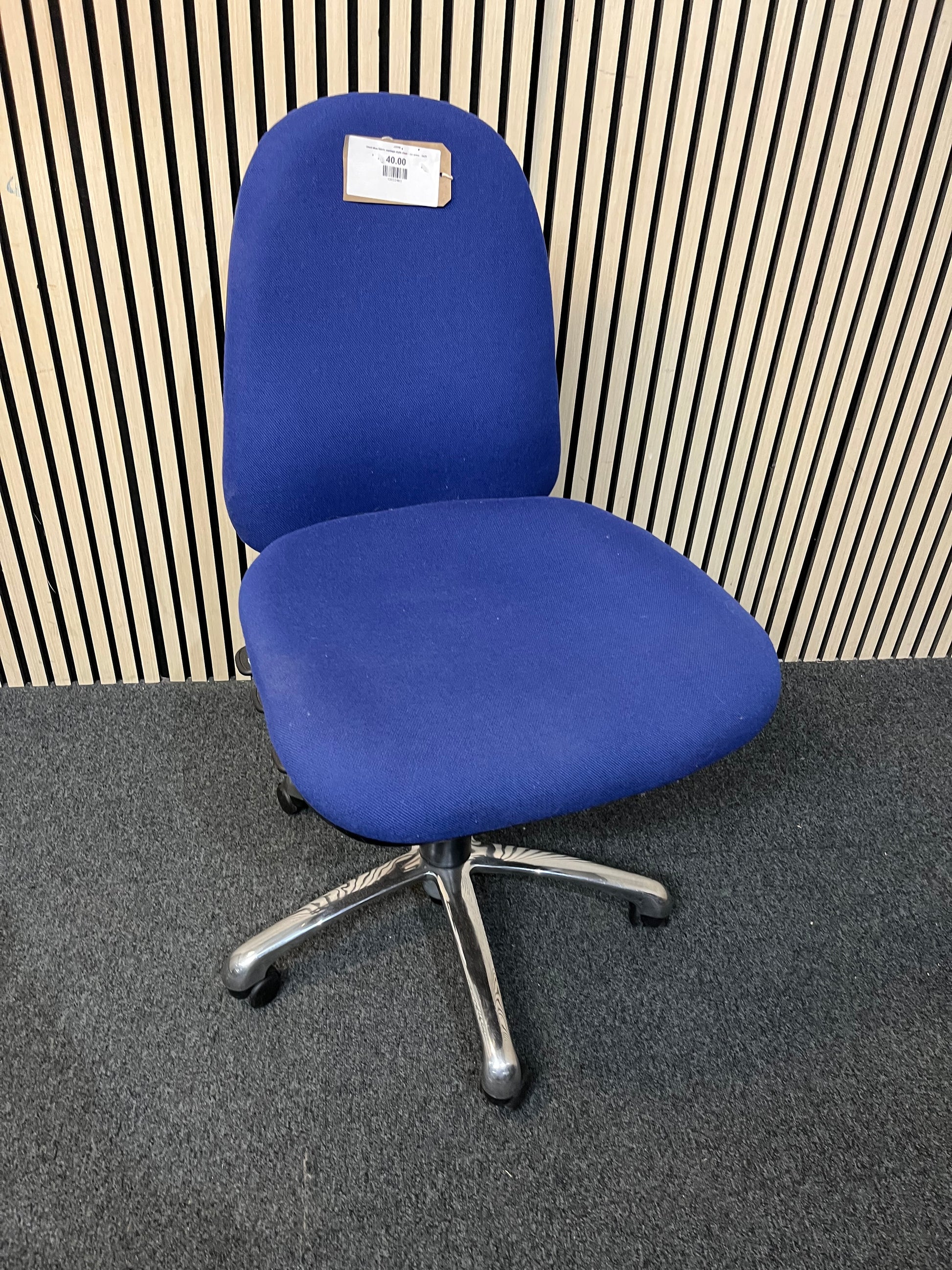 Used blue fabric vantage style chair - no arms 3425