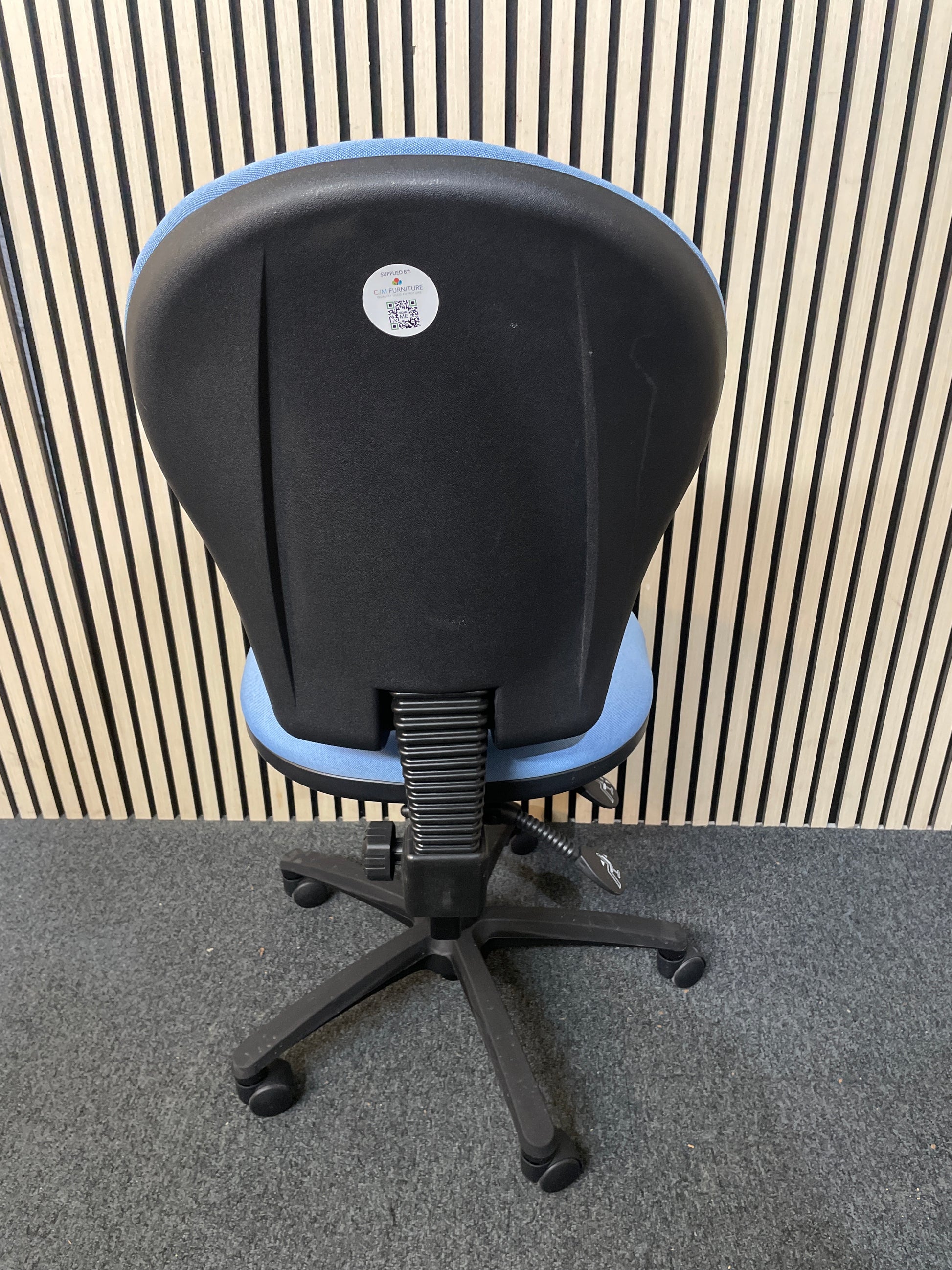 Lyreco - 3 level swivel chair with height adjustable back - POWDER BLUE