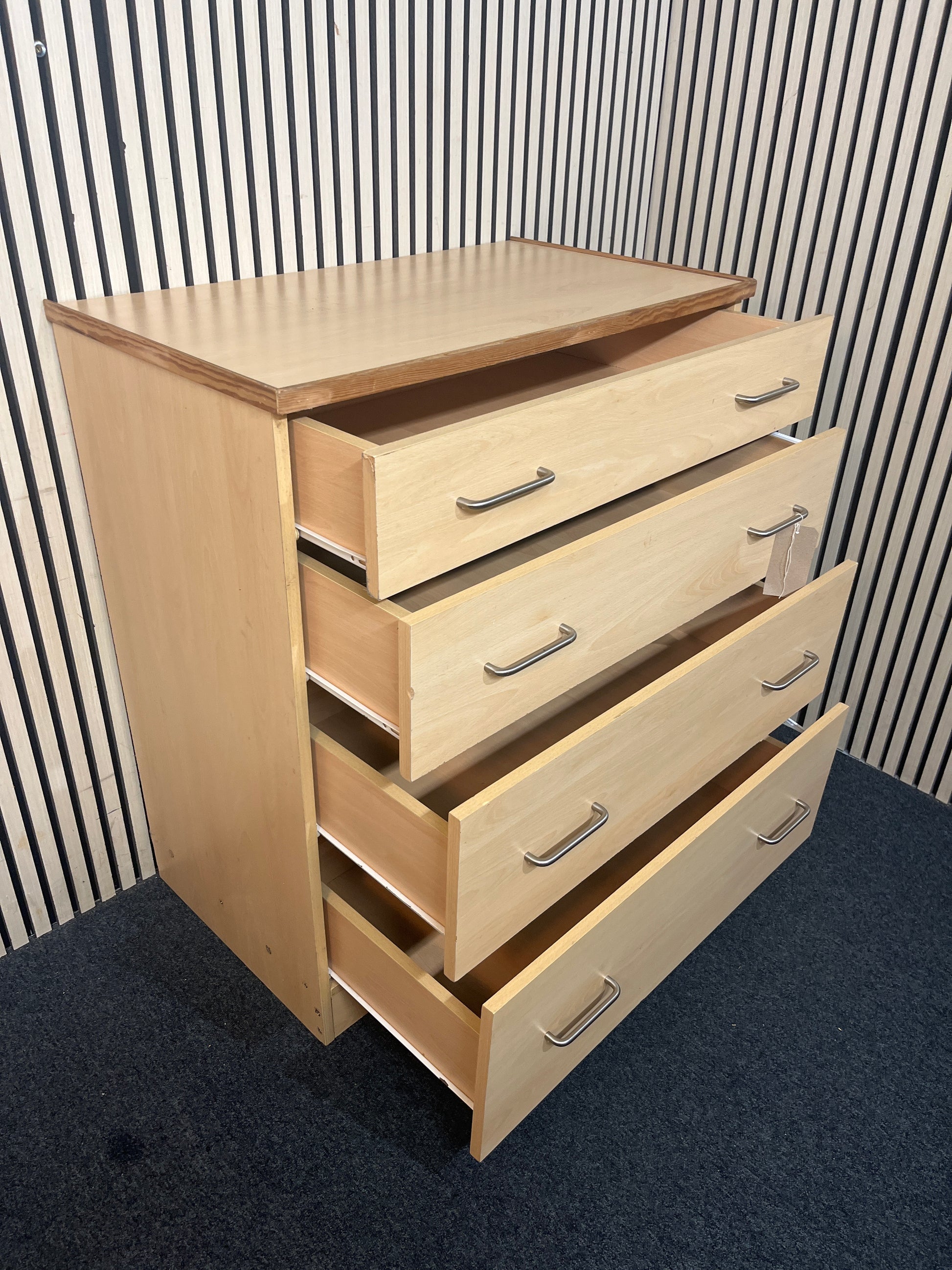 Beech laminate chest of drawers (H 105 x W 106 x D 53 cm) 43528