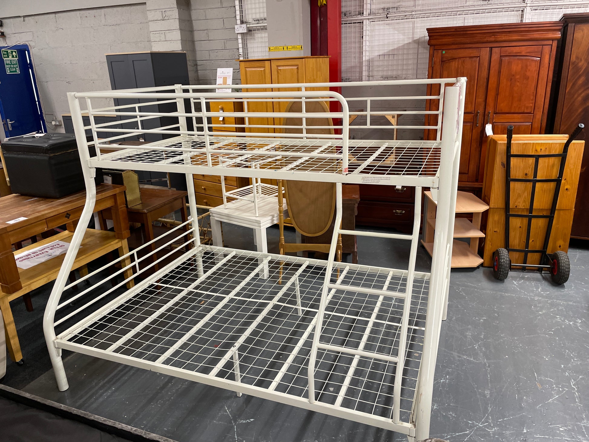 Grey metal triple sleeper bed frame 3325