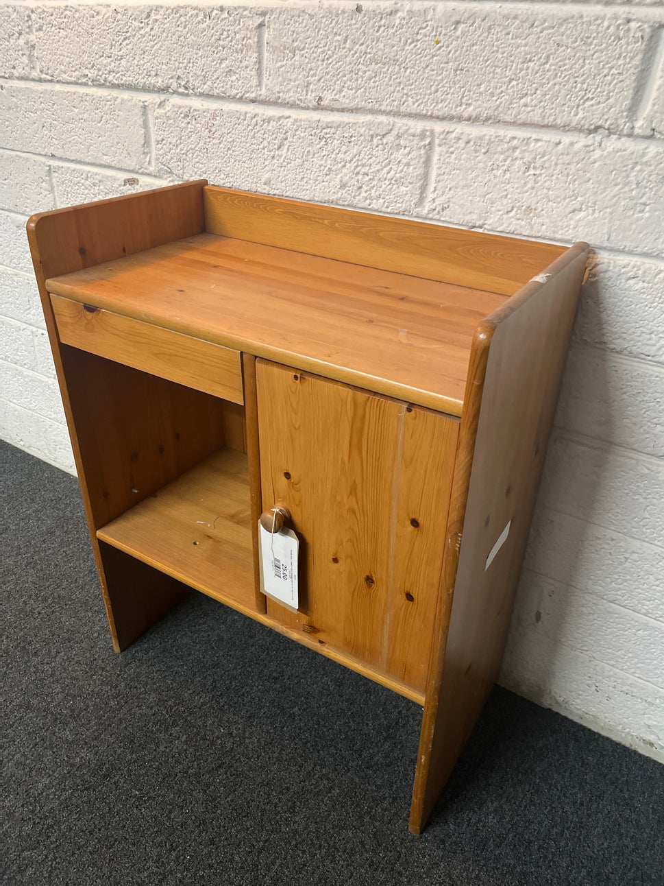 Small pine 1 shelf 1 door storage unit (H 72 x W 57 x D 30 cm) 2225