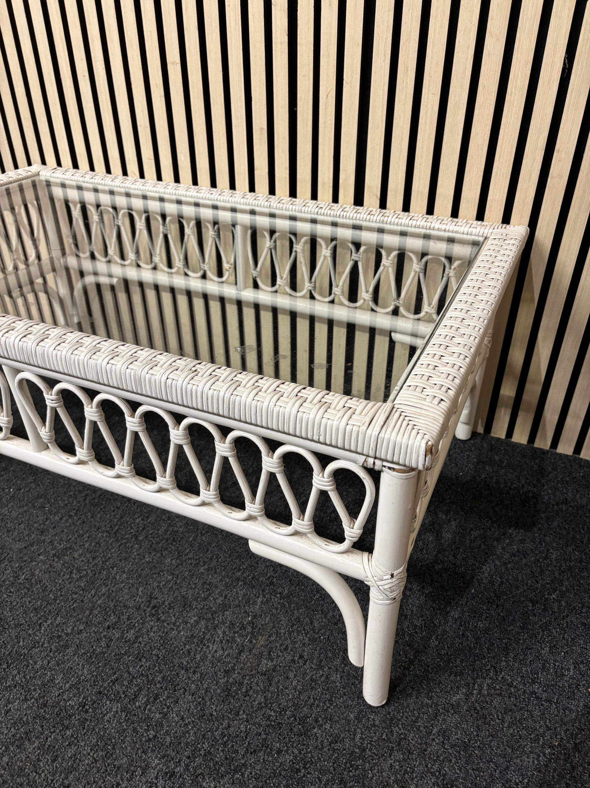 Wicker white framed glass top coffee table 43619