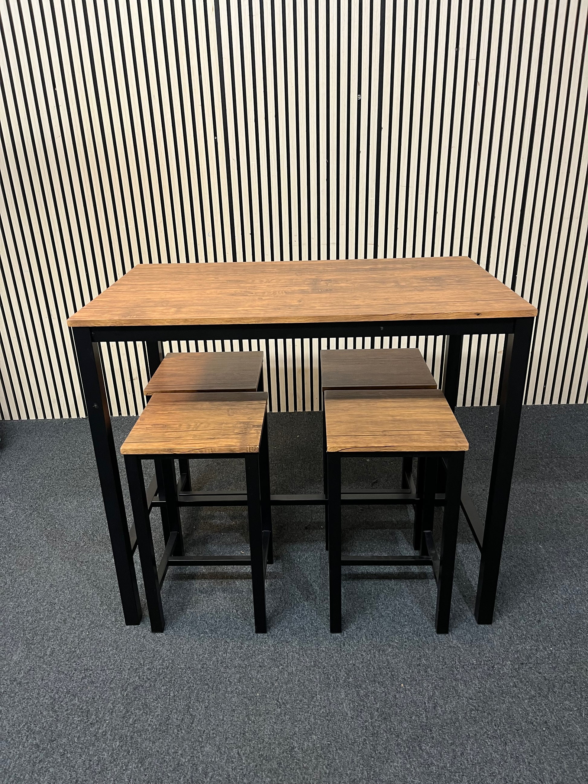 Pine and black metal framed Breakfast bar (H 87 x W 100 x D 60) with matching 4 stools 43768