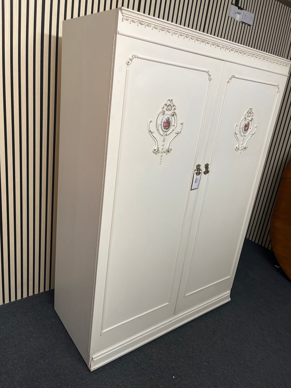 Ornate cream 2 door wardrobe (H 178 x W 122 x D 55 cm) 2325