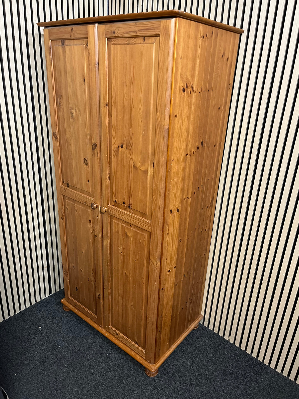 Solid pine double wardrobe (H 178 x W 51 x D 51cm) 44332