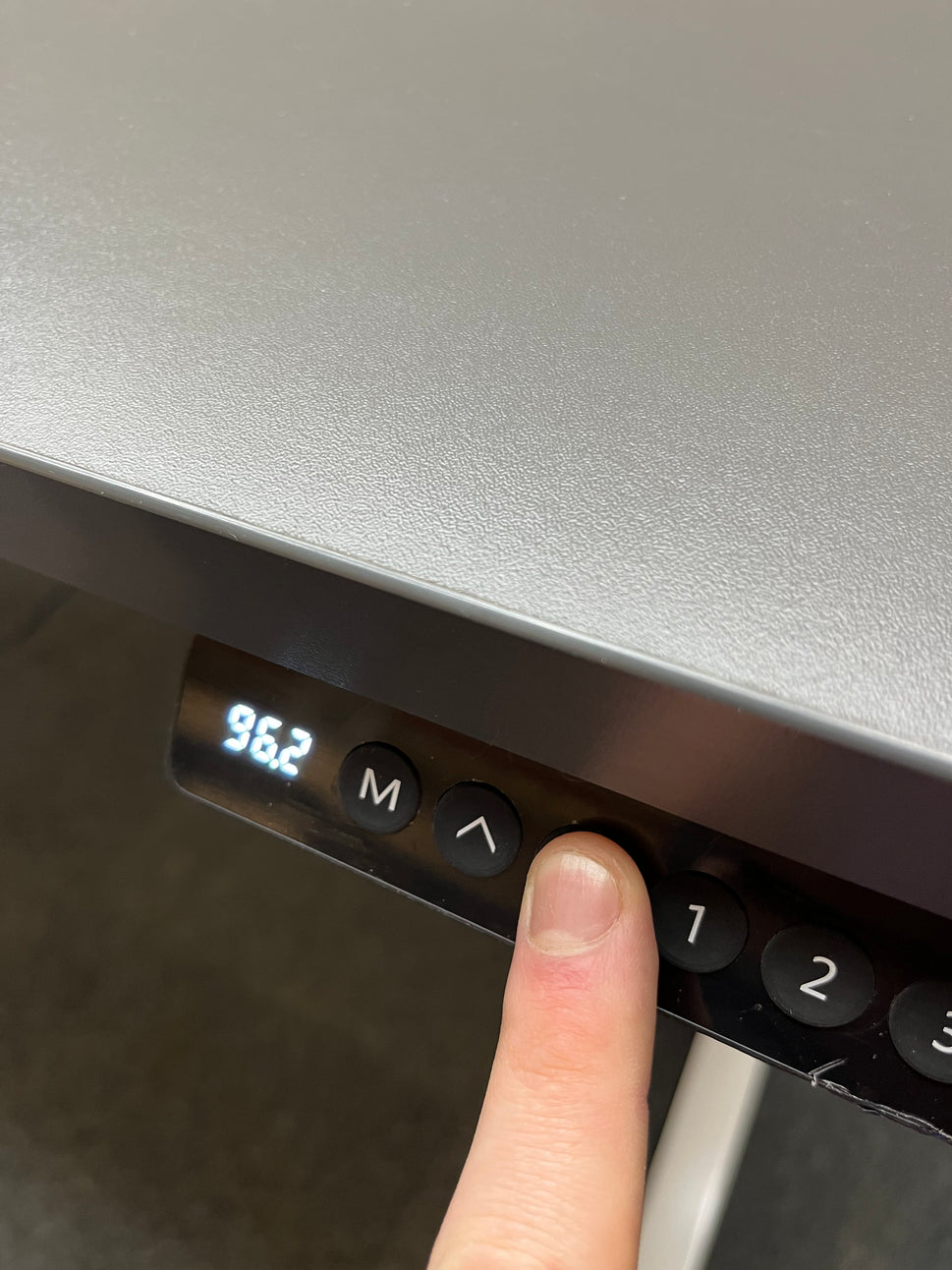 Ex Demo 1400Lx800D Anthracite desk top with white height adjustable dual motor electric frame. Price inc VAT